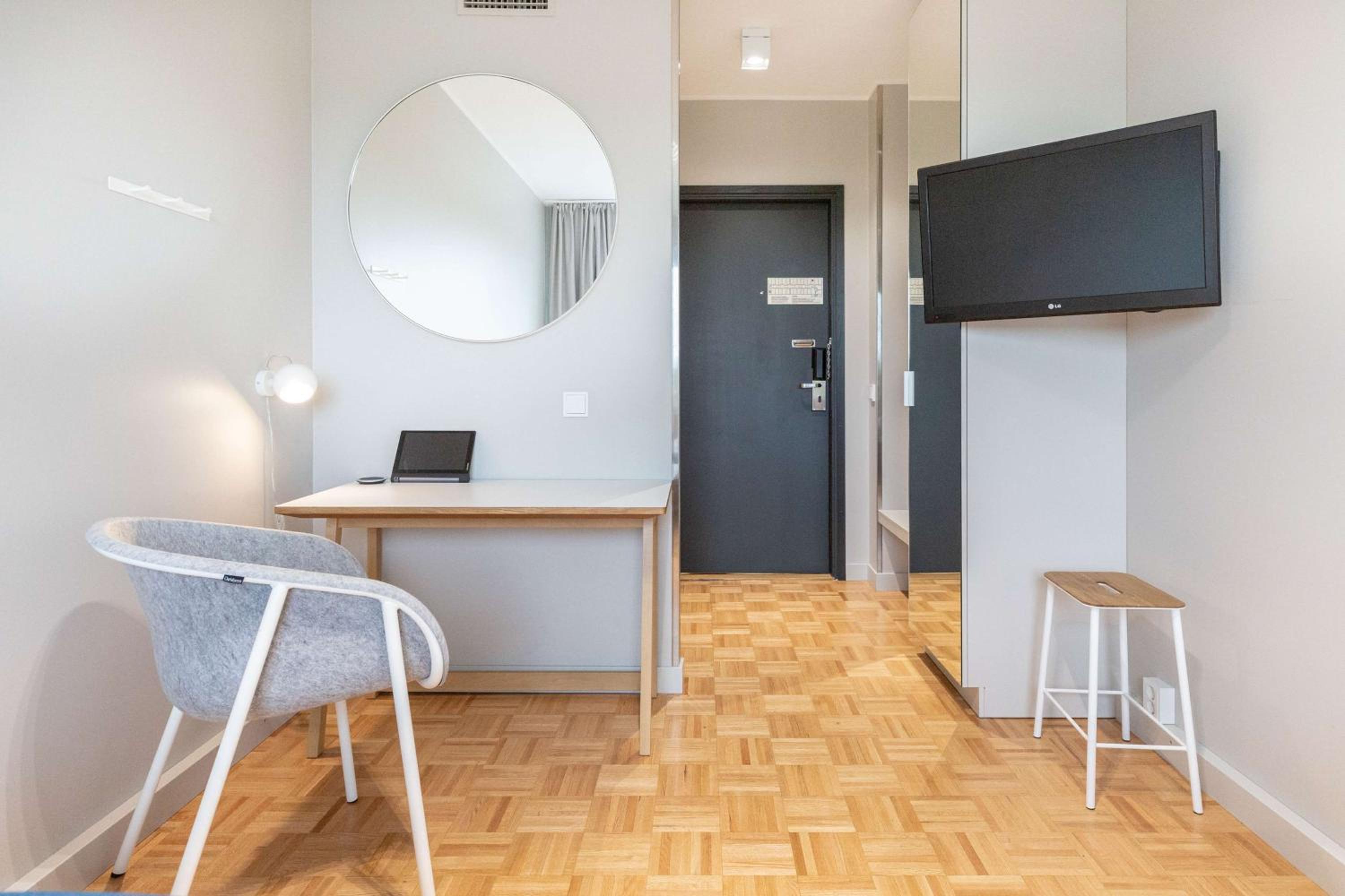 Standard Twin Room - Photo 2