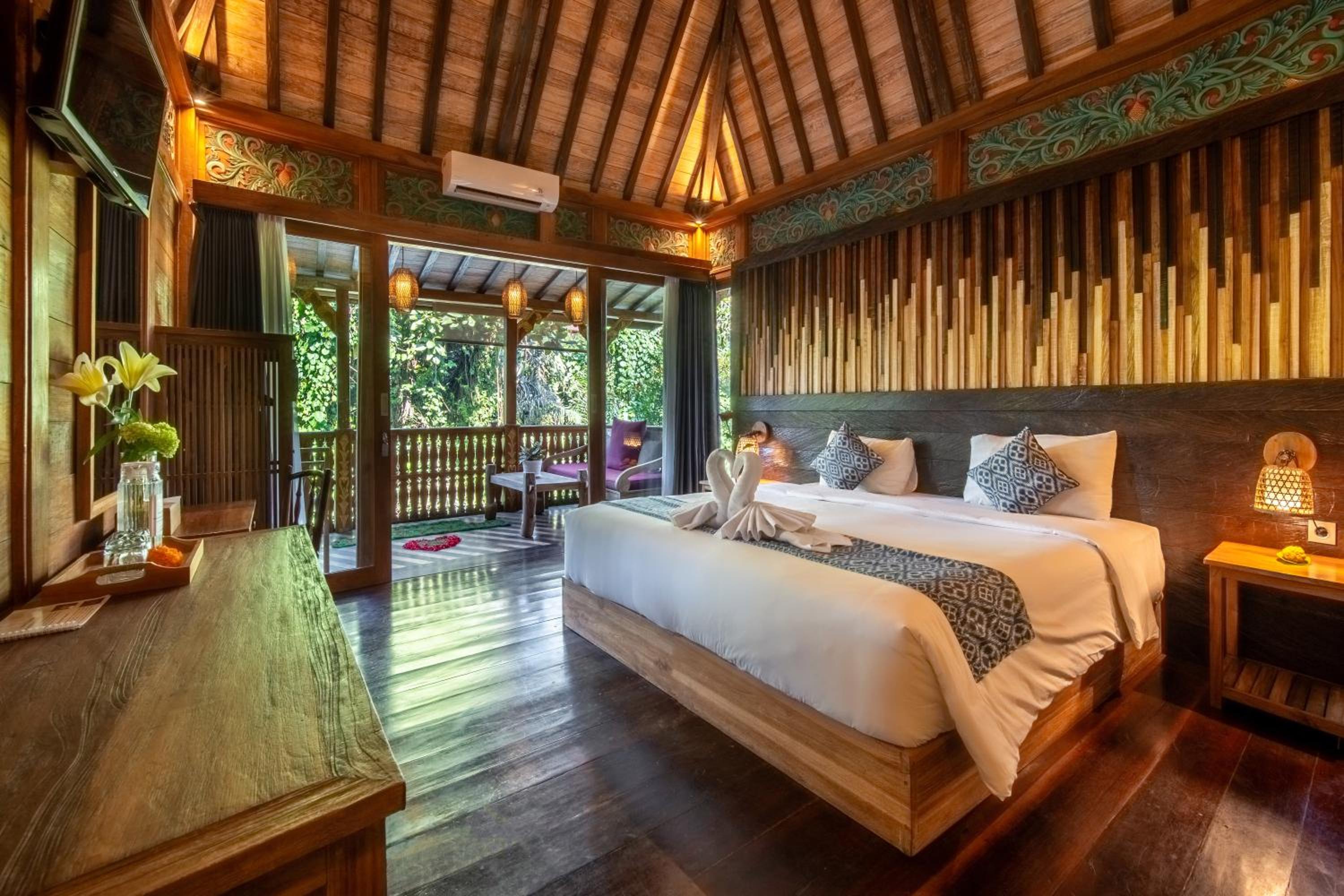 Joglo King Villa