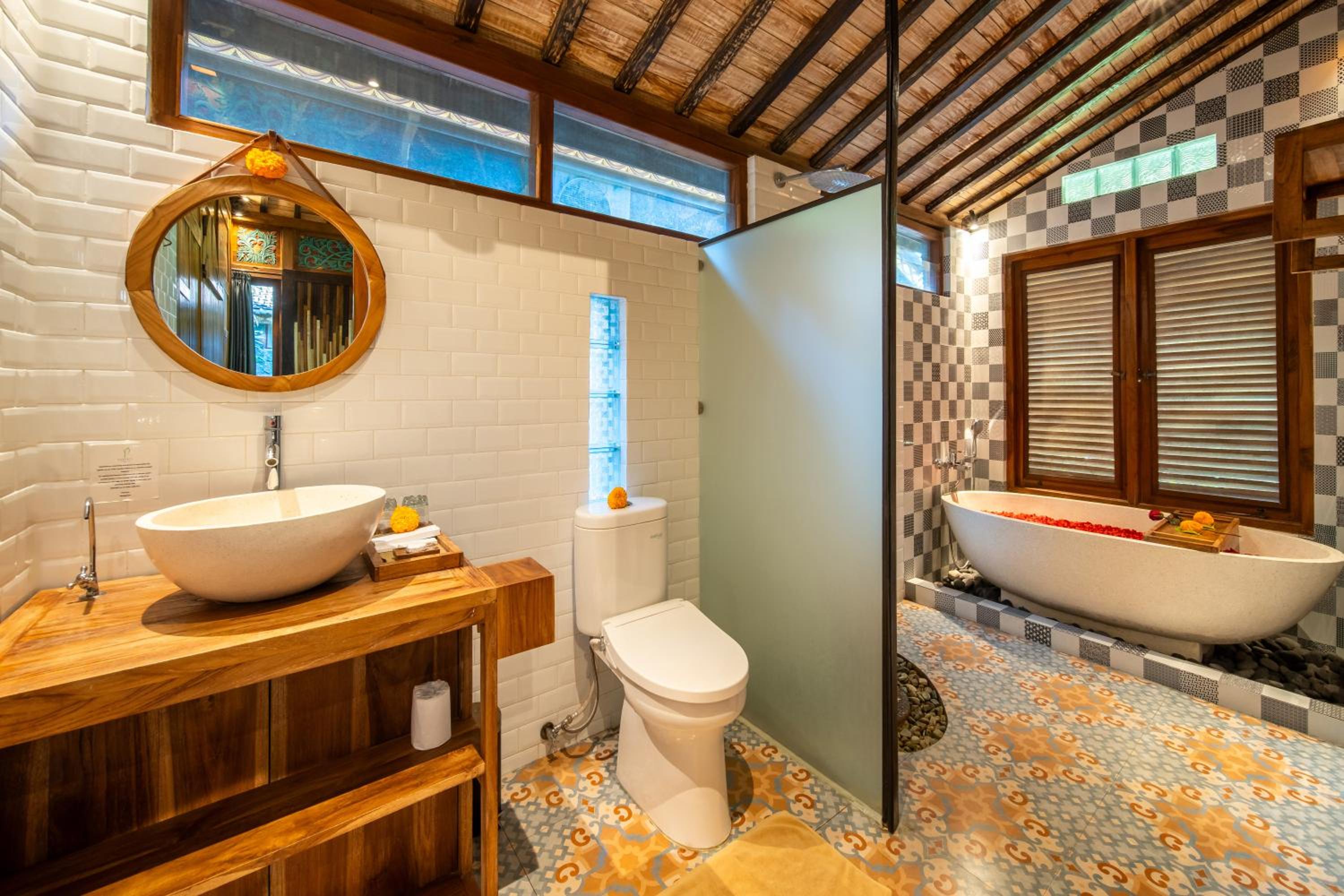 Double Room with Patio - Photo 5