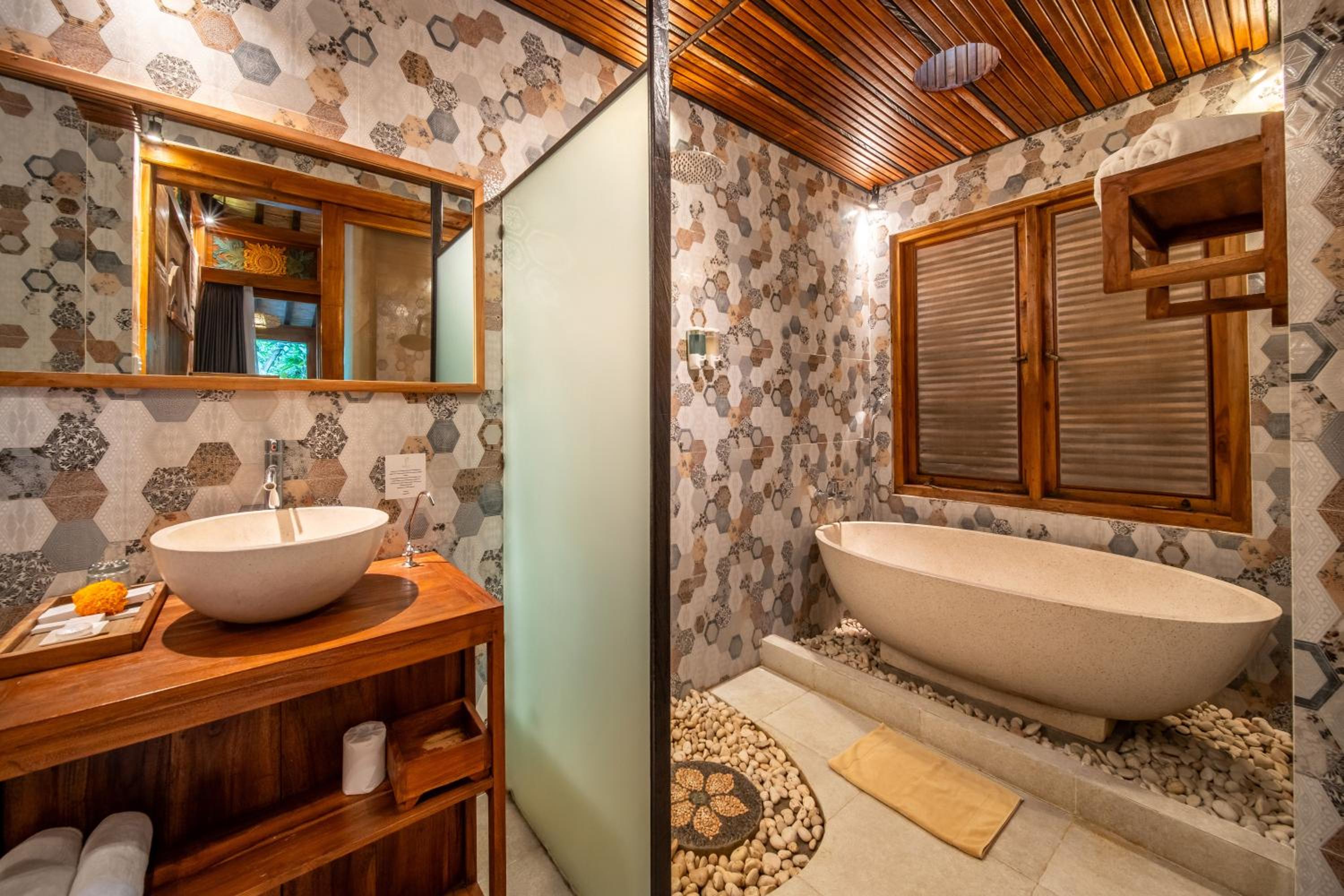 Double Room with Patio - Photo 21