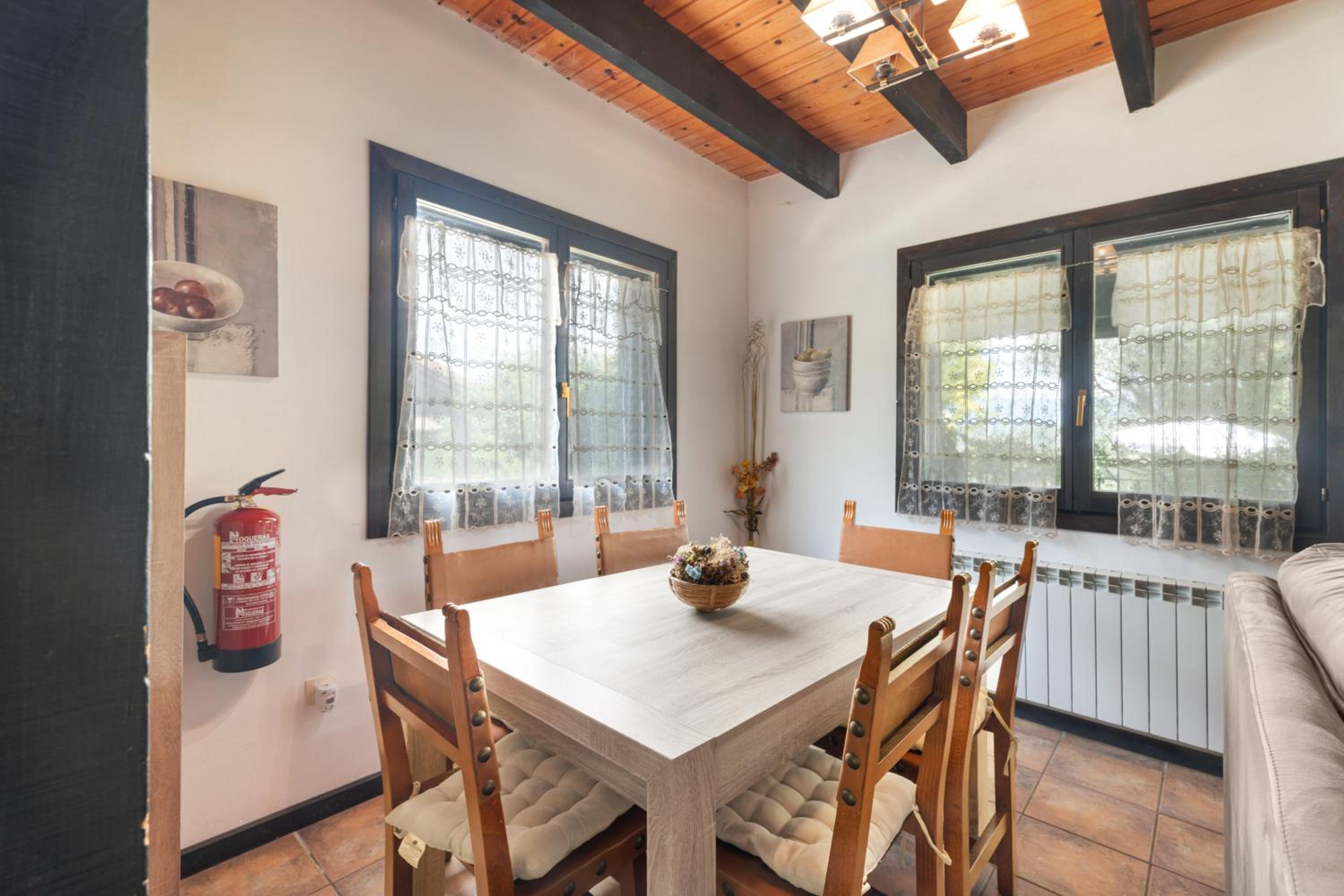 Three-Bedroom House photo 2