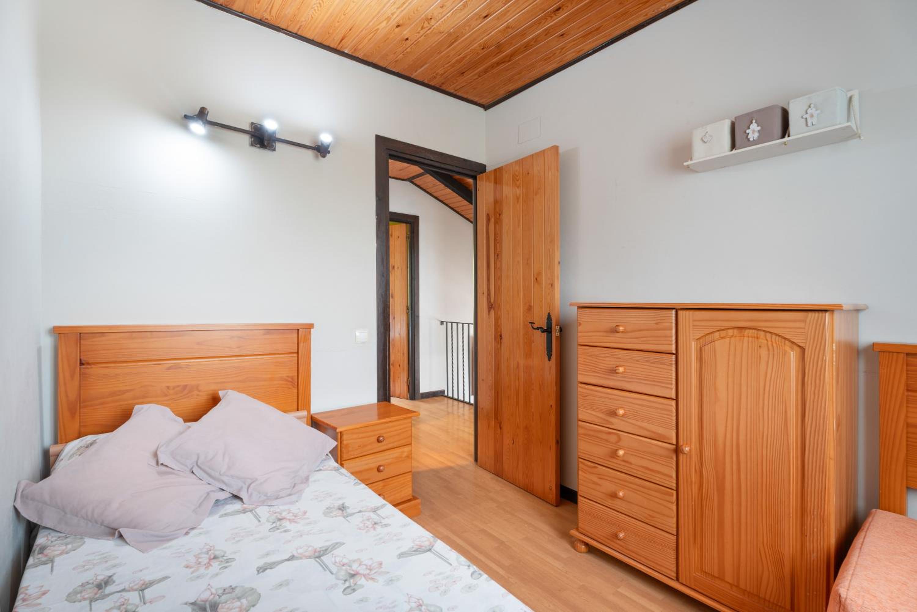 Three-Bedroom House photo 3