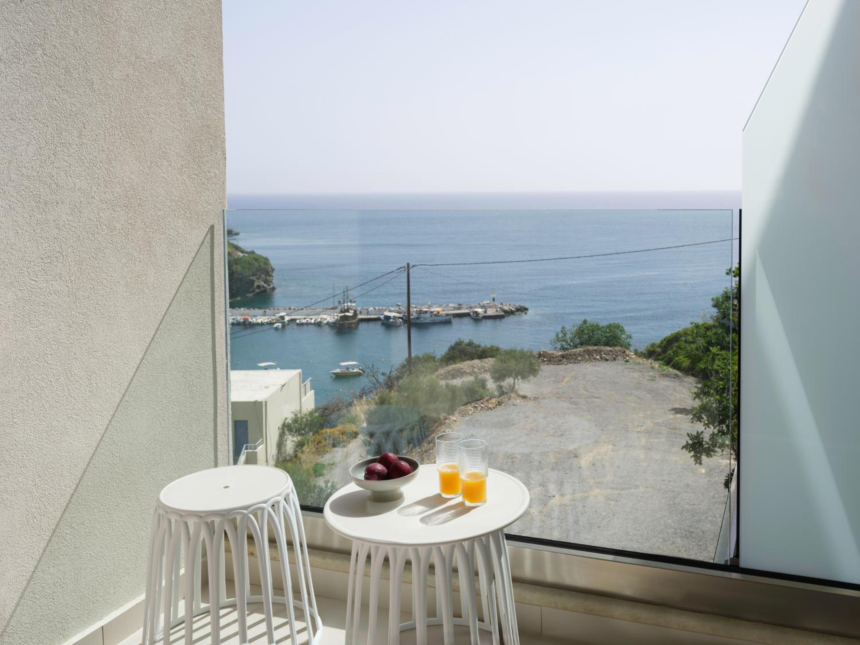 Family Two Bedroom Suite with Sea View photo 3