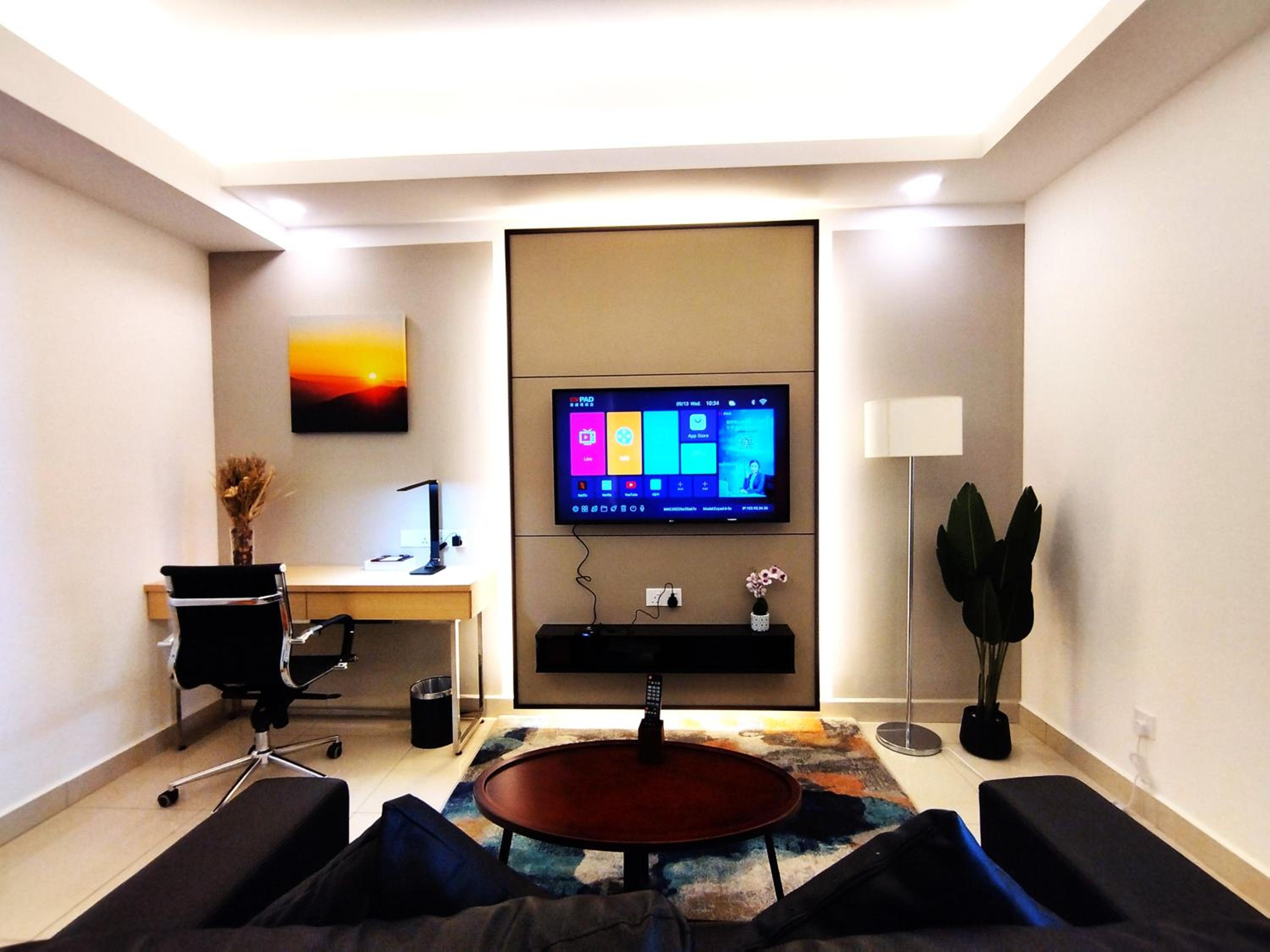 Two-Bedroom Apartment with Balcony photo 2
