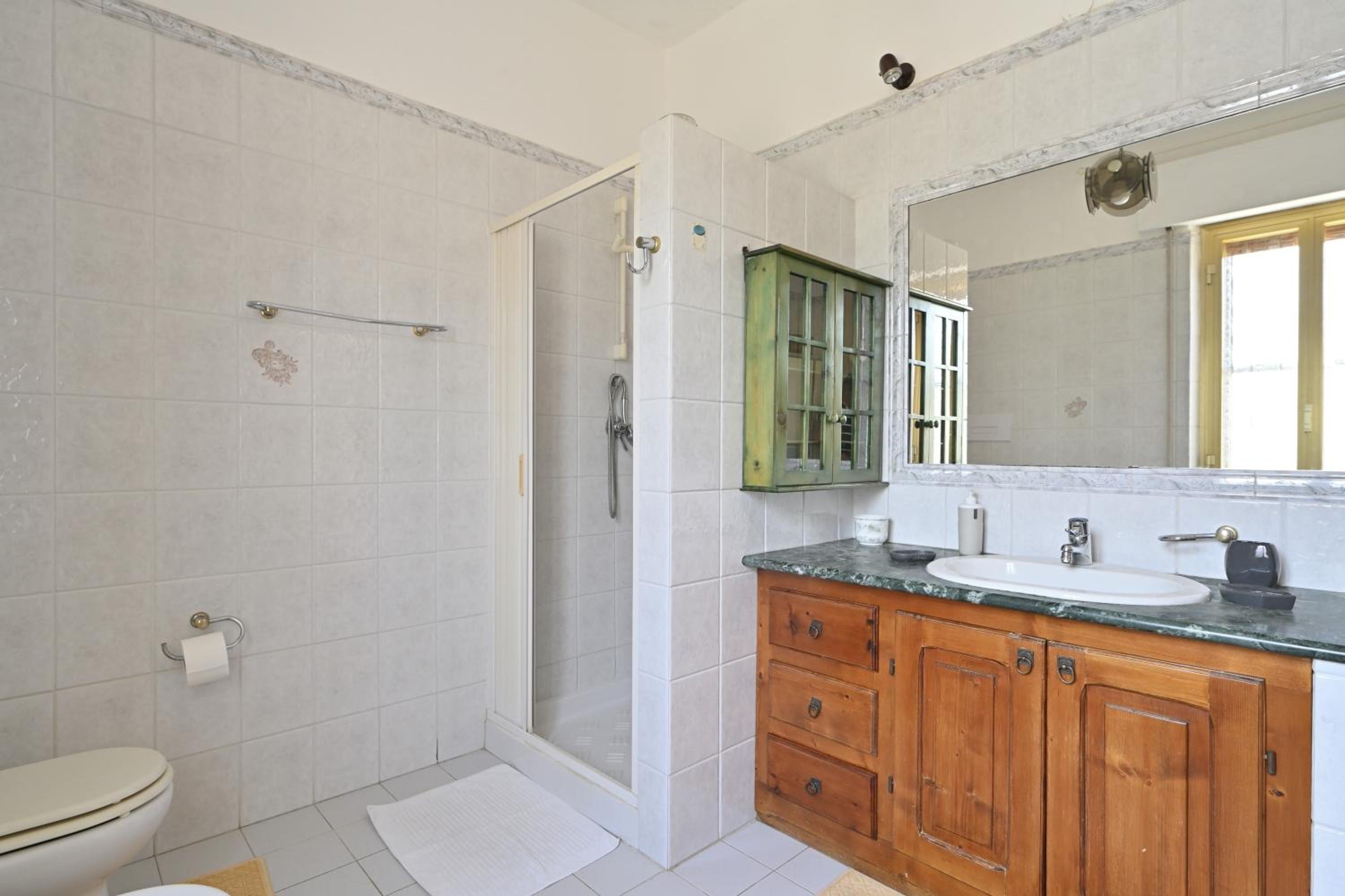 Two-Bedroom Deluxe Apartment with Garden View photo 2