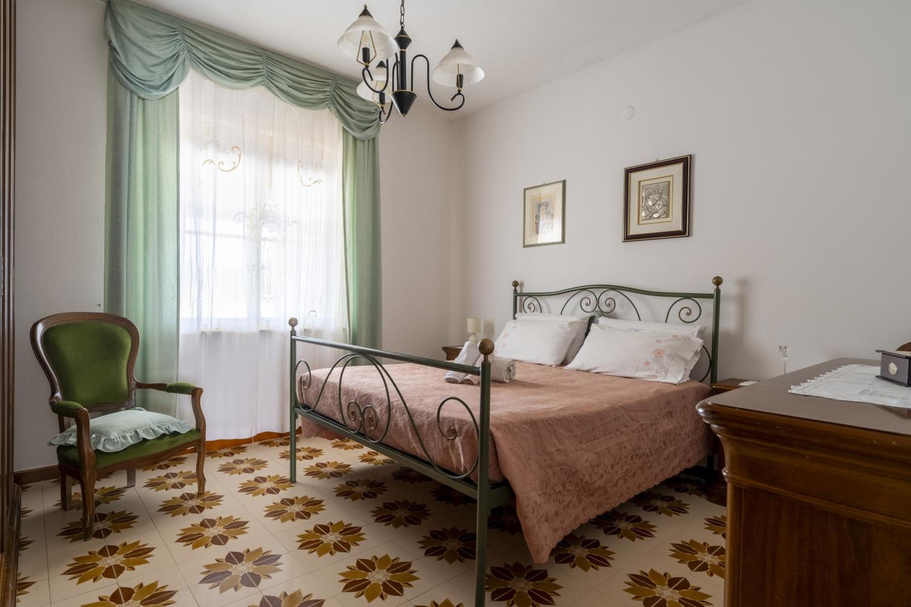 Two-Bedroom Deluxe Apartment with Garden View photo 1