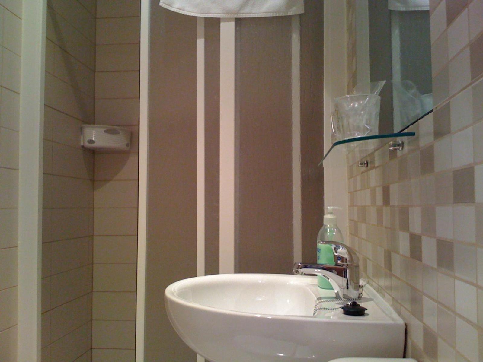 Double or Twin Room photo 2