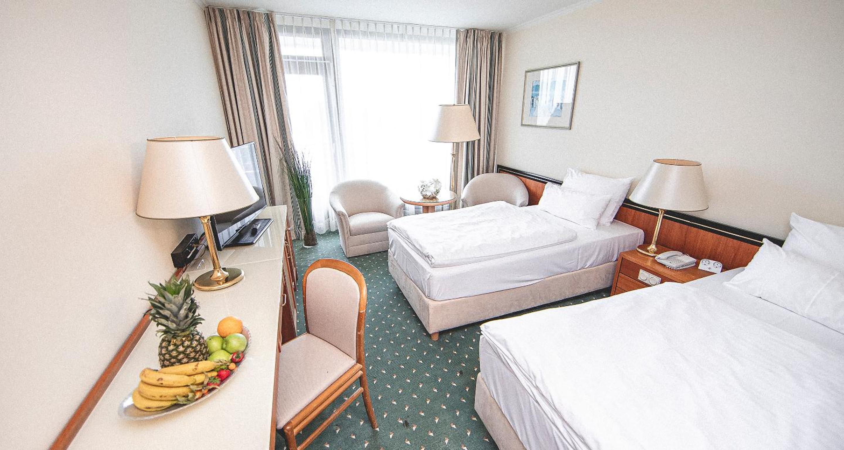 Standard Twin Room with Garden View