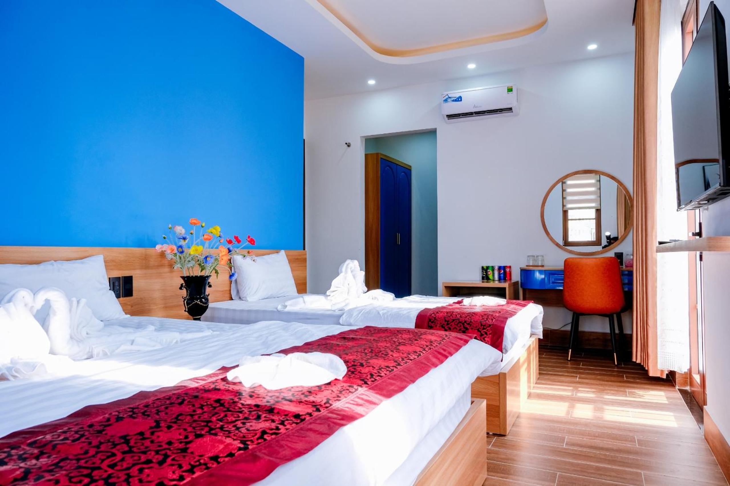 Triple Room with City View