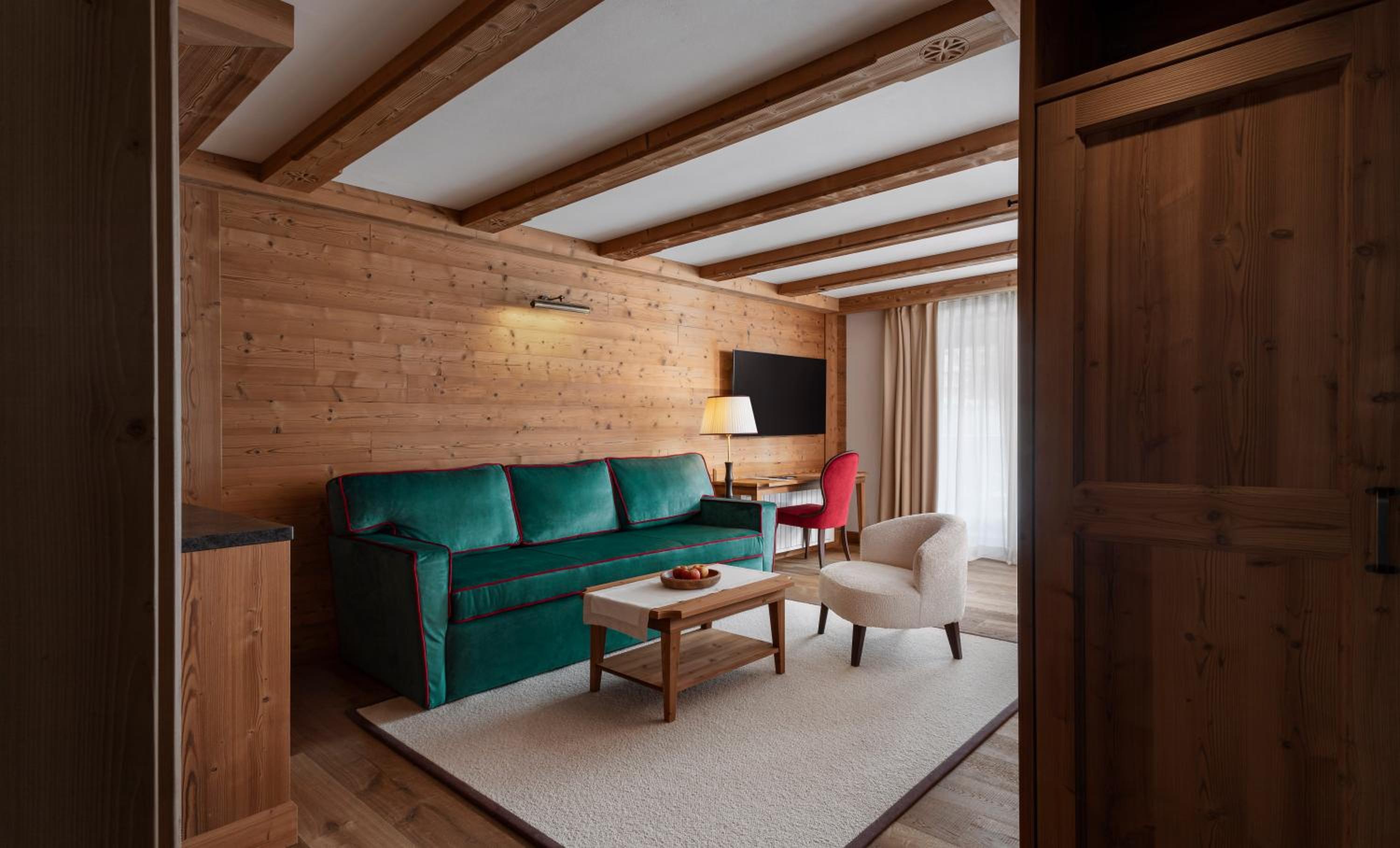 Deluxe Junior Suite - Photo 3