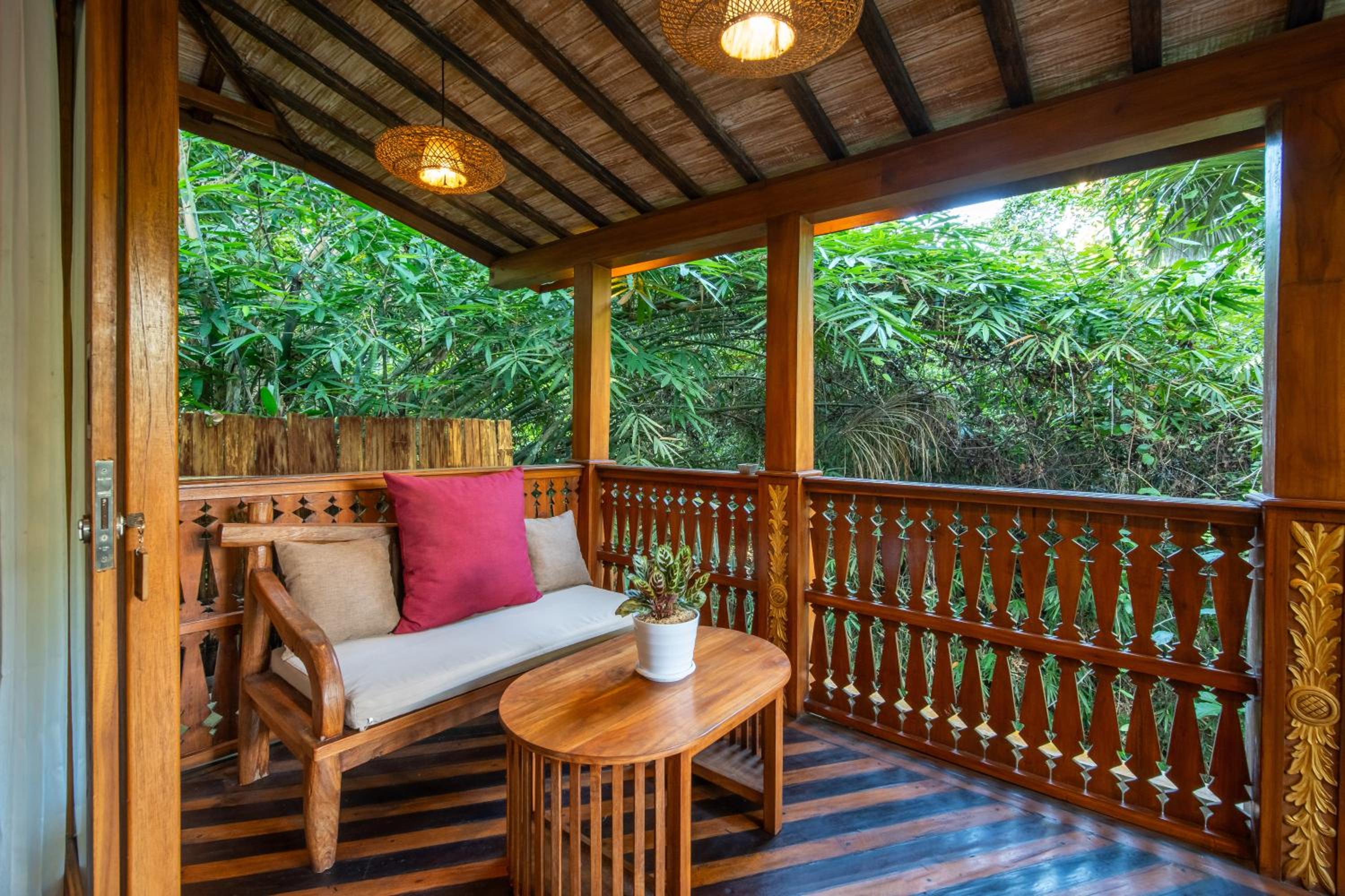 Double Room with Patio - Photo 32