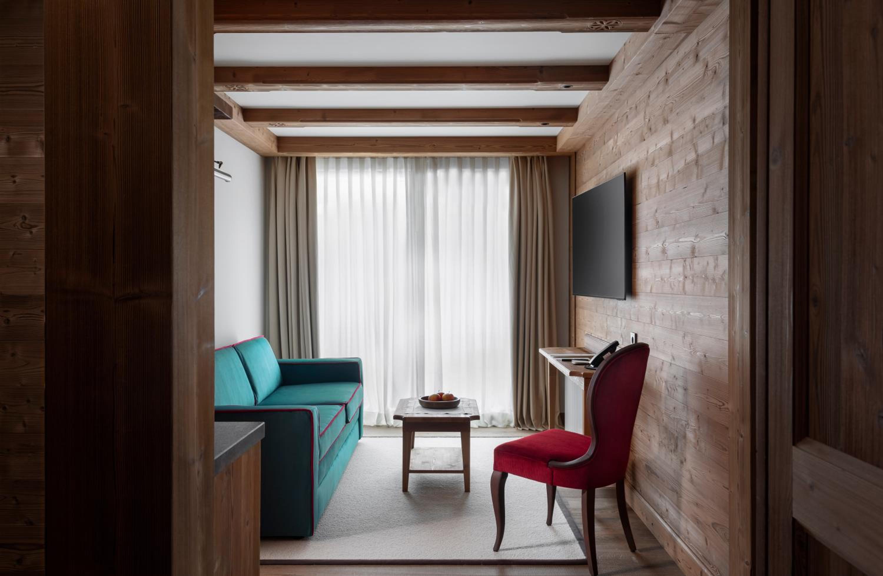 Suite with Mountain View - Photo 4