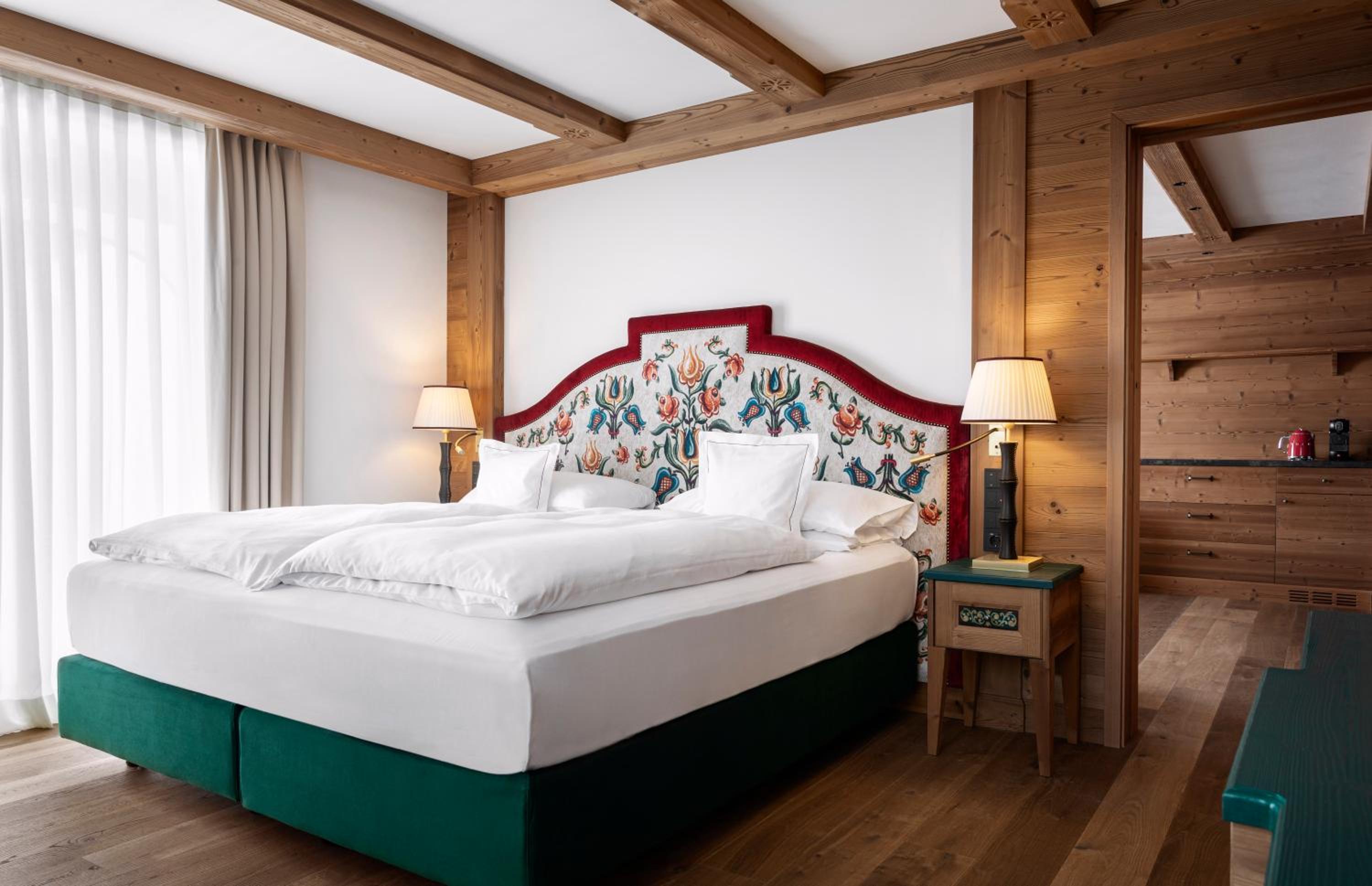 Suite with Mountain View - Photo 1