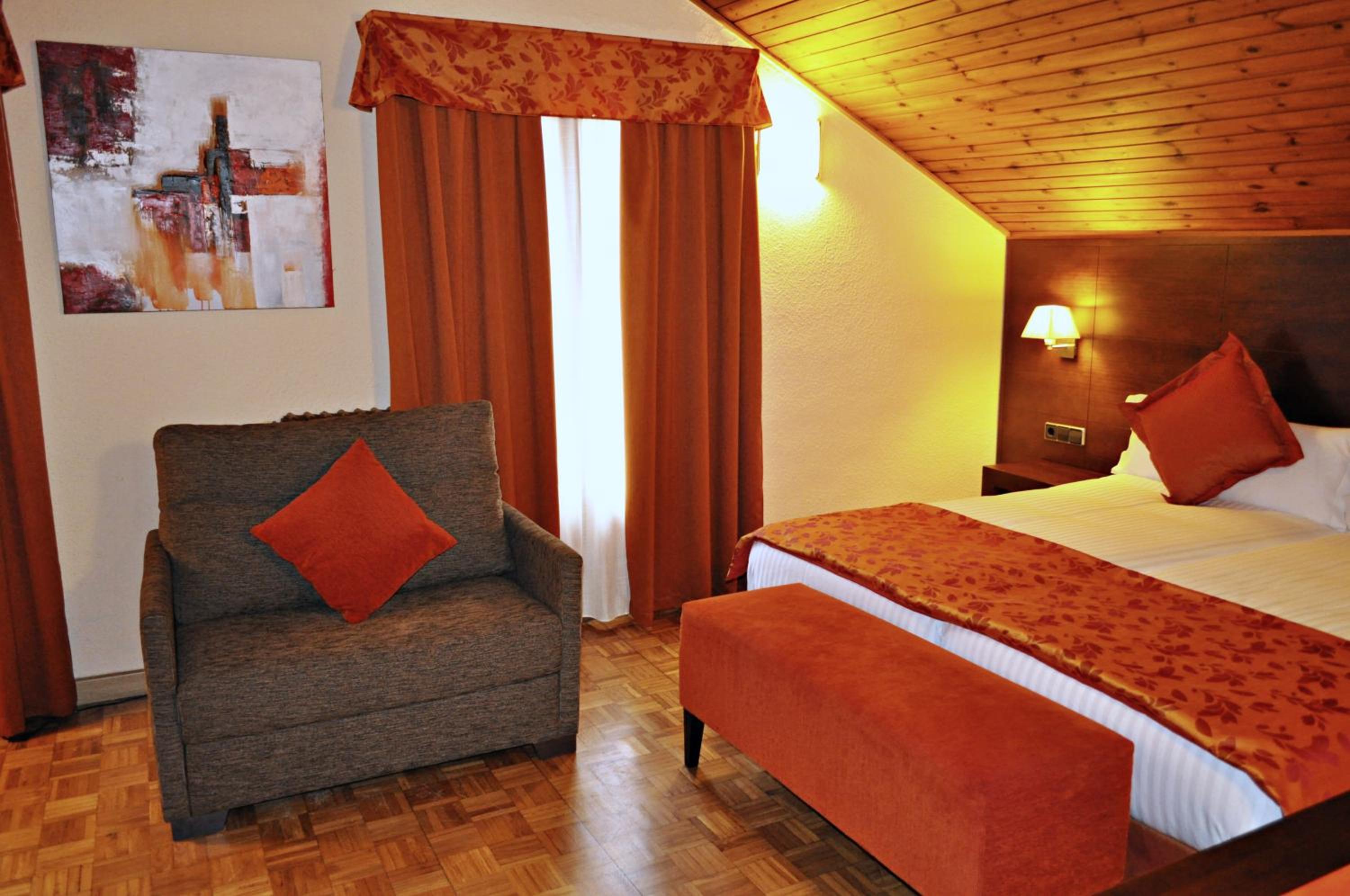 Triple Room (2 Adults + 1 Child) - Photo 5