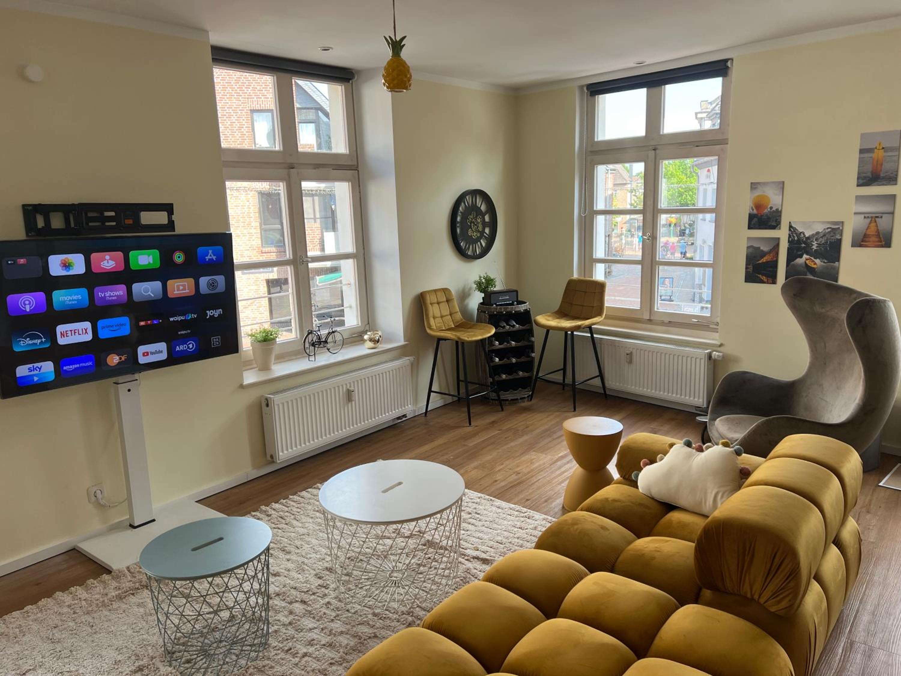 Two-Bedroom Apartment with Balcony photo 3