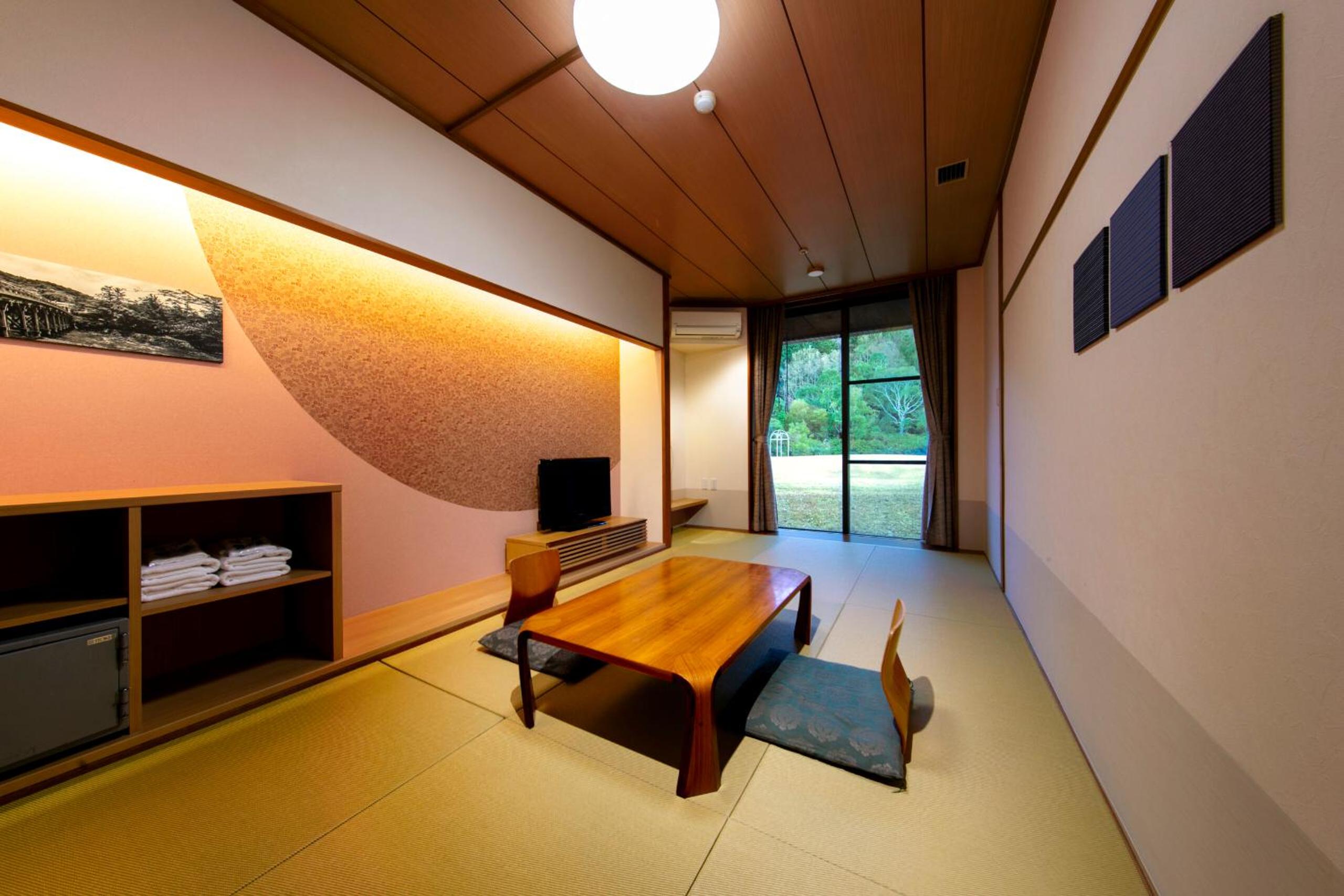 Japanese-Style Triple Room with Shared Bathroom photo 1