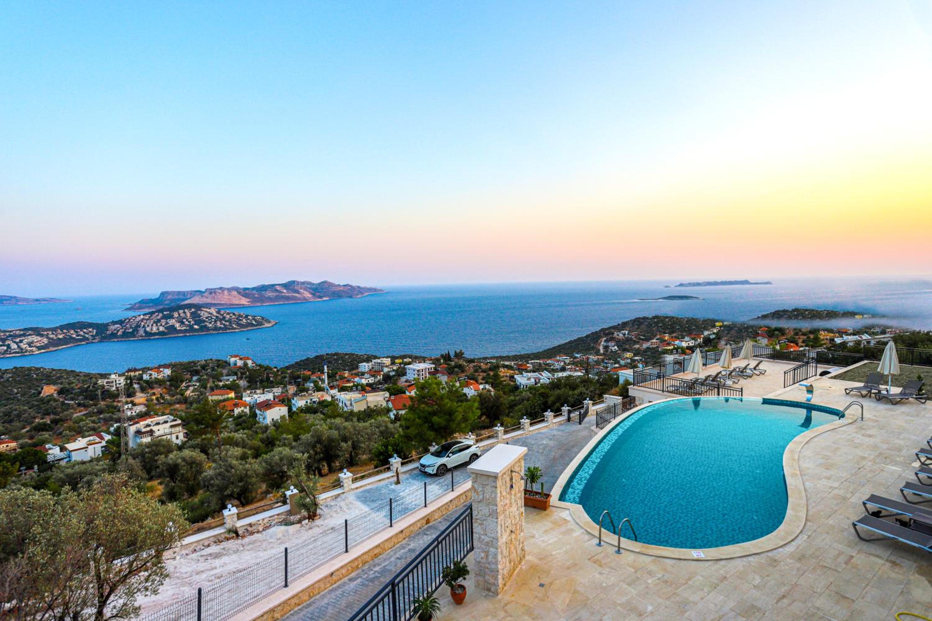 Deluxe Double Room with Balcony and Sea View photo 1
