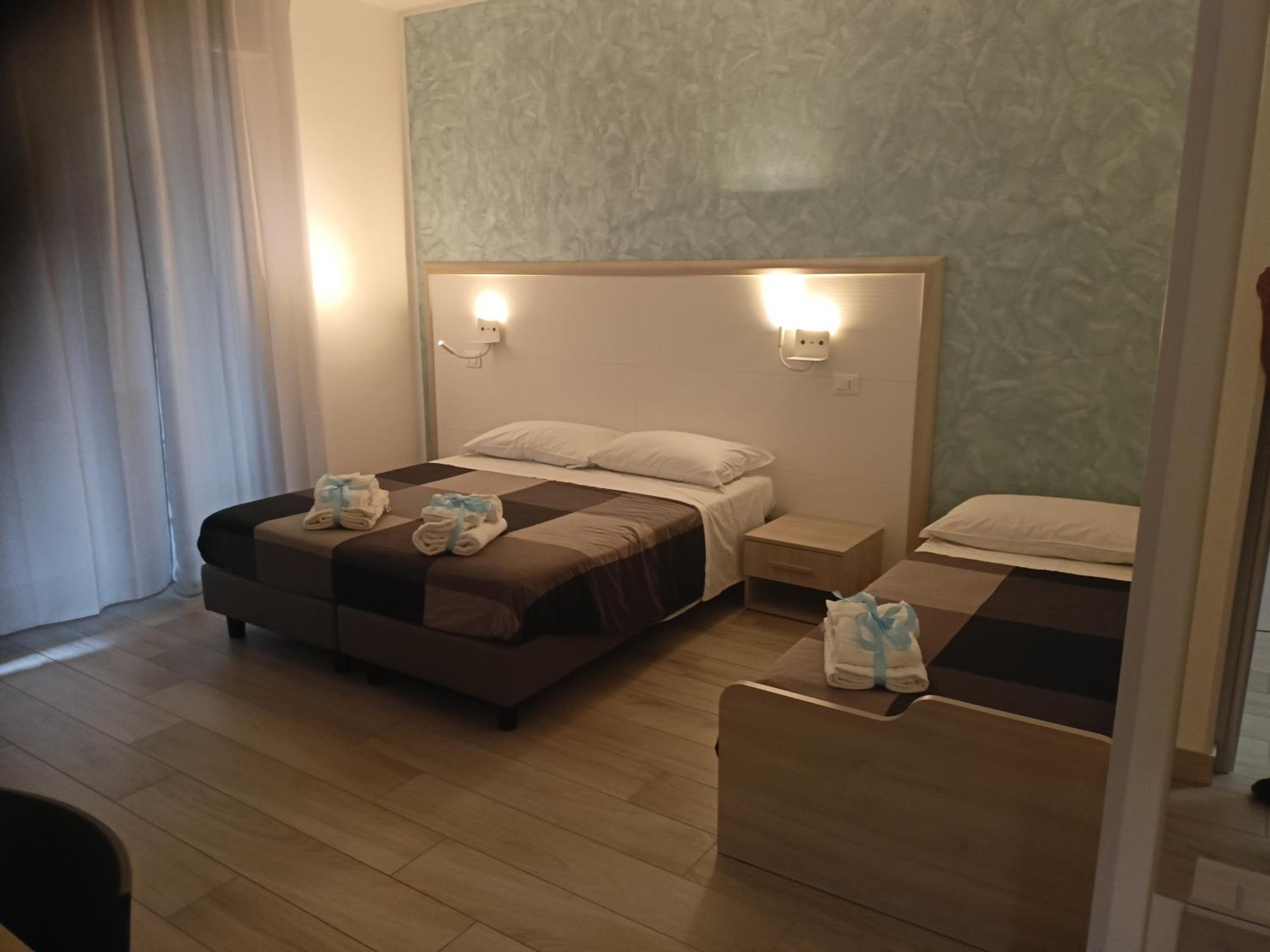 Triple Room with Terrace and Private Bathroom