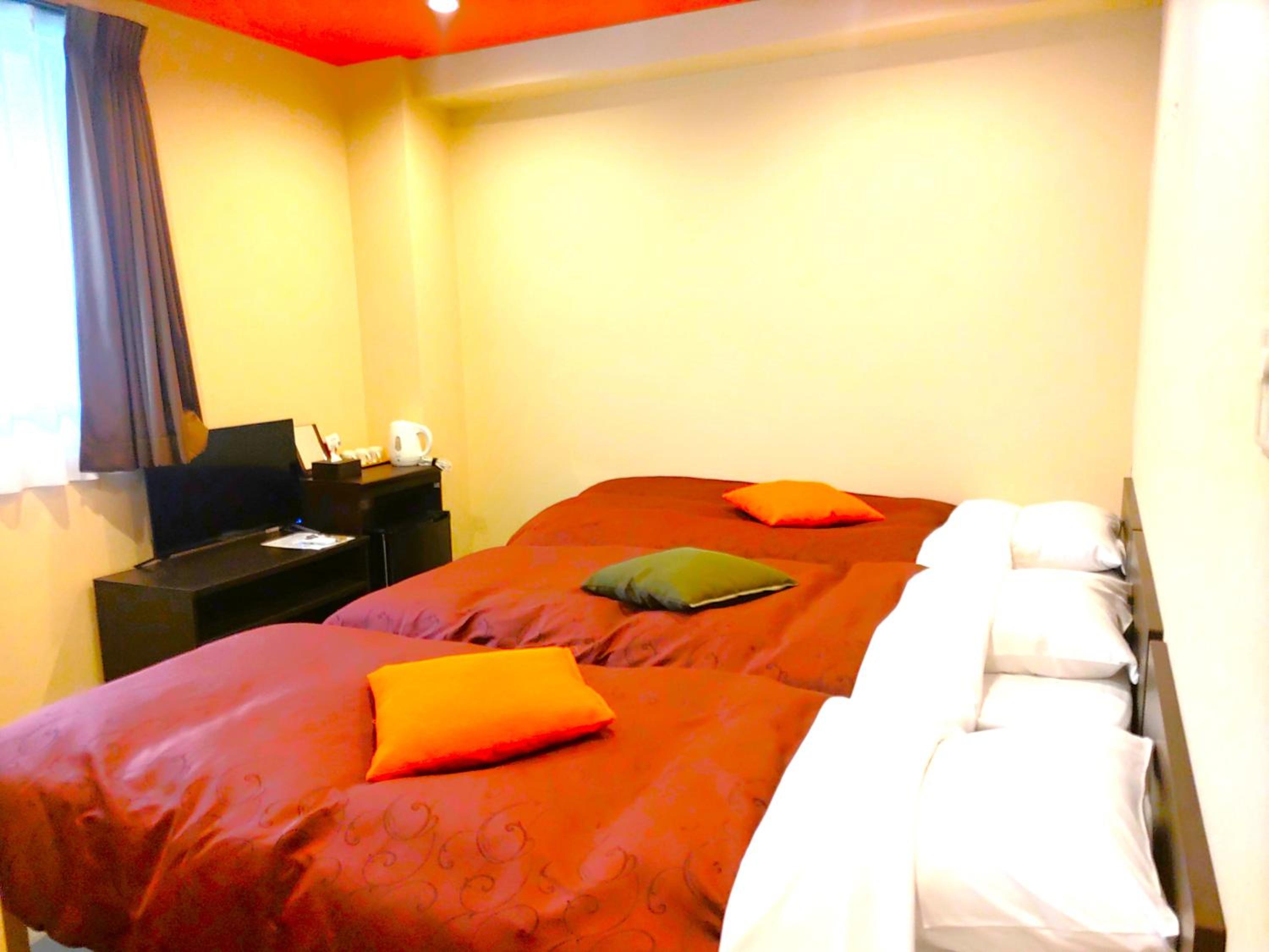 Triple Room with City View
