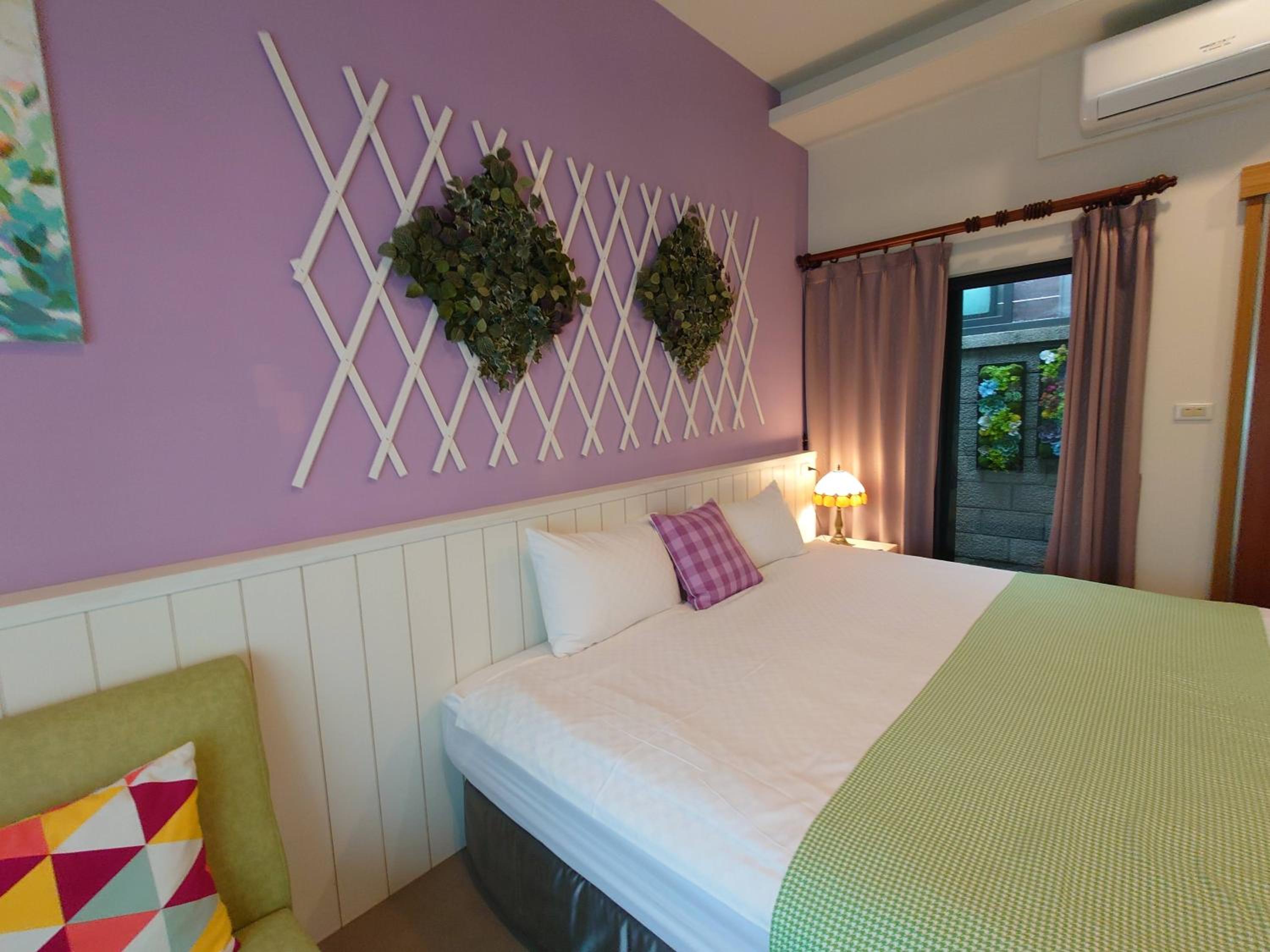 Standard King Room photo 3