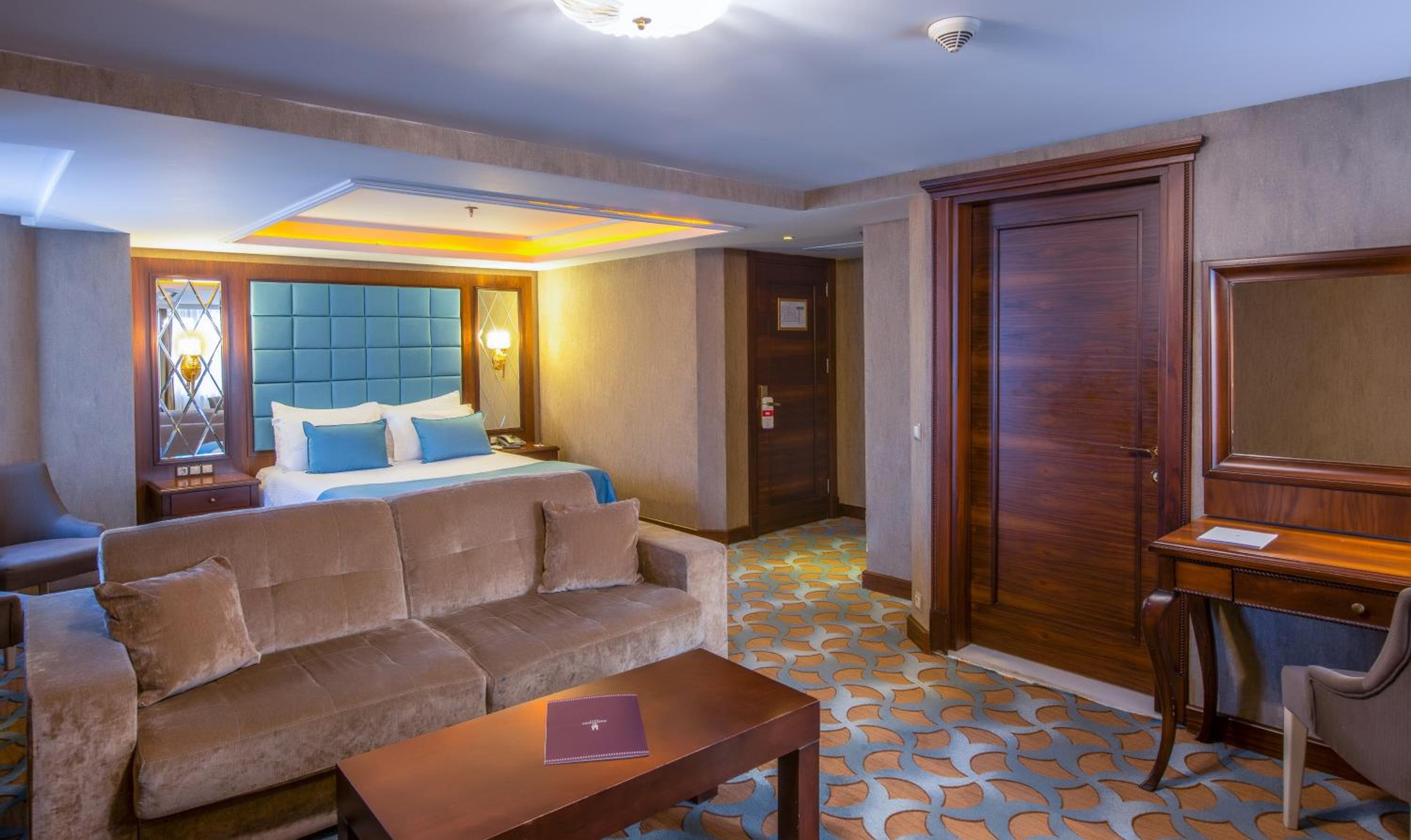 Superior Room with Spa Bath photo 1