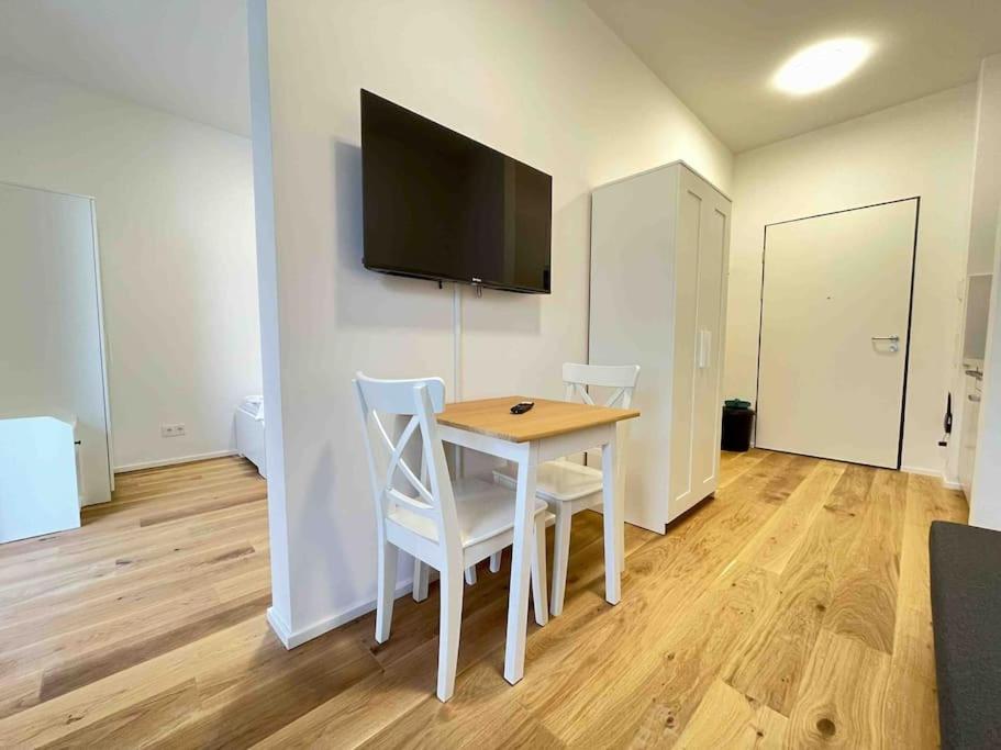 One-Bedroom Apartment photo 3