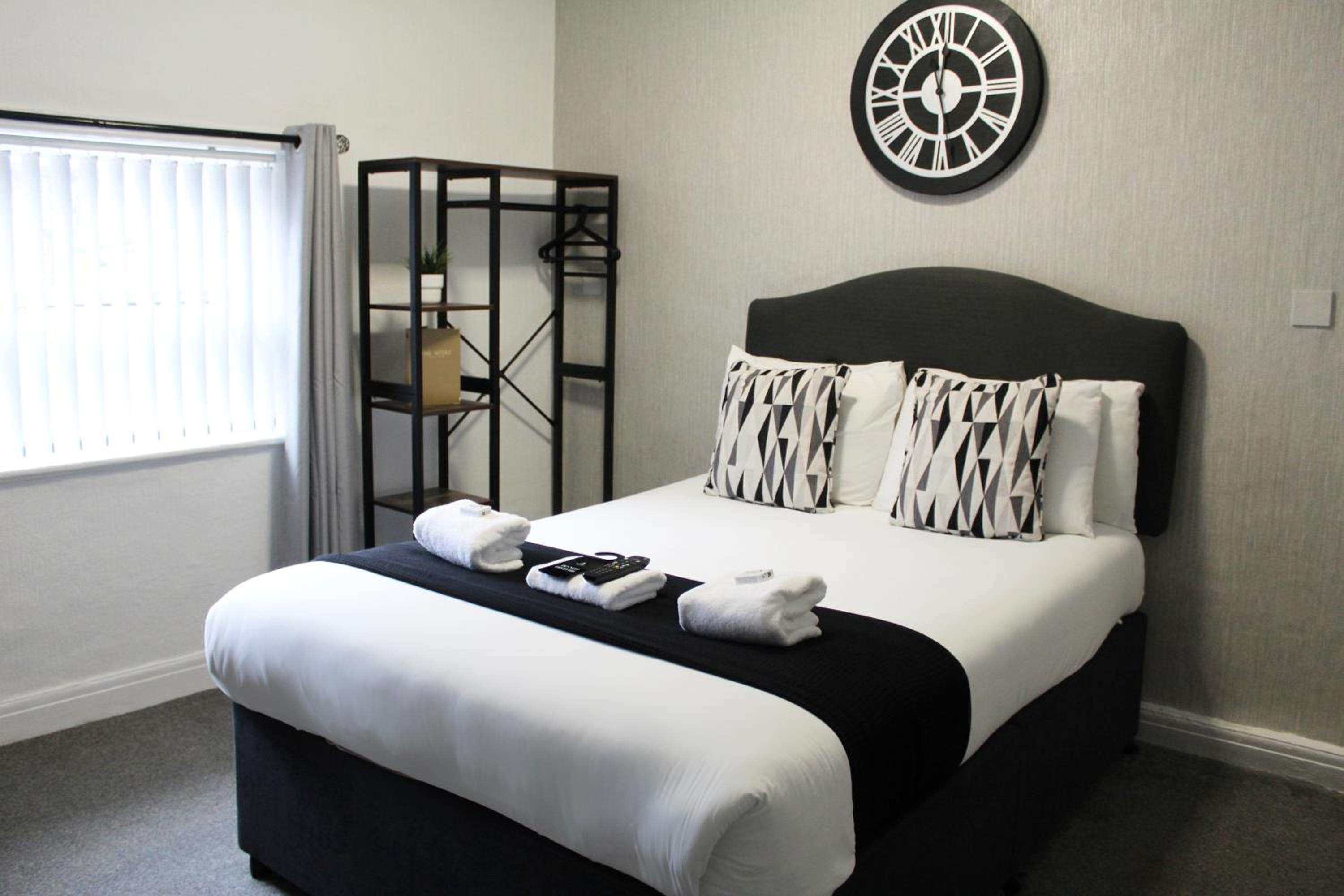 Double Room with Shared Bathroom photo 1