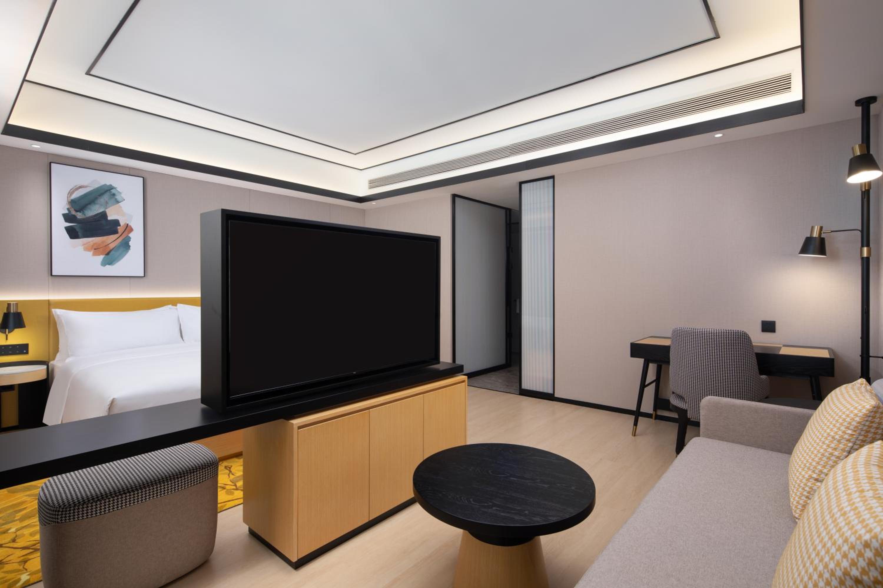 Deluxe King Room photo 3