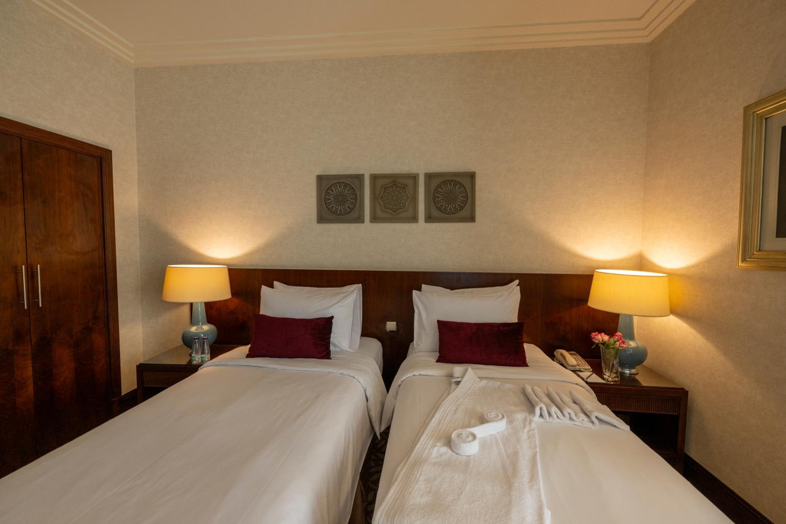 Royal Suite Two Rooms Tower1 photo 3