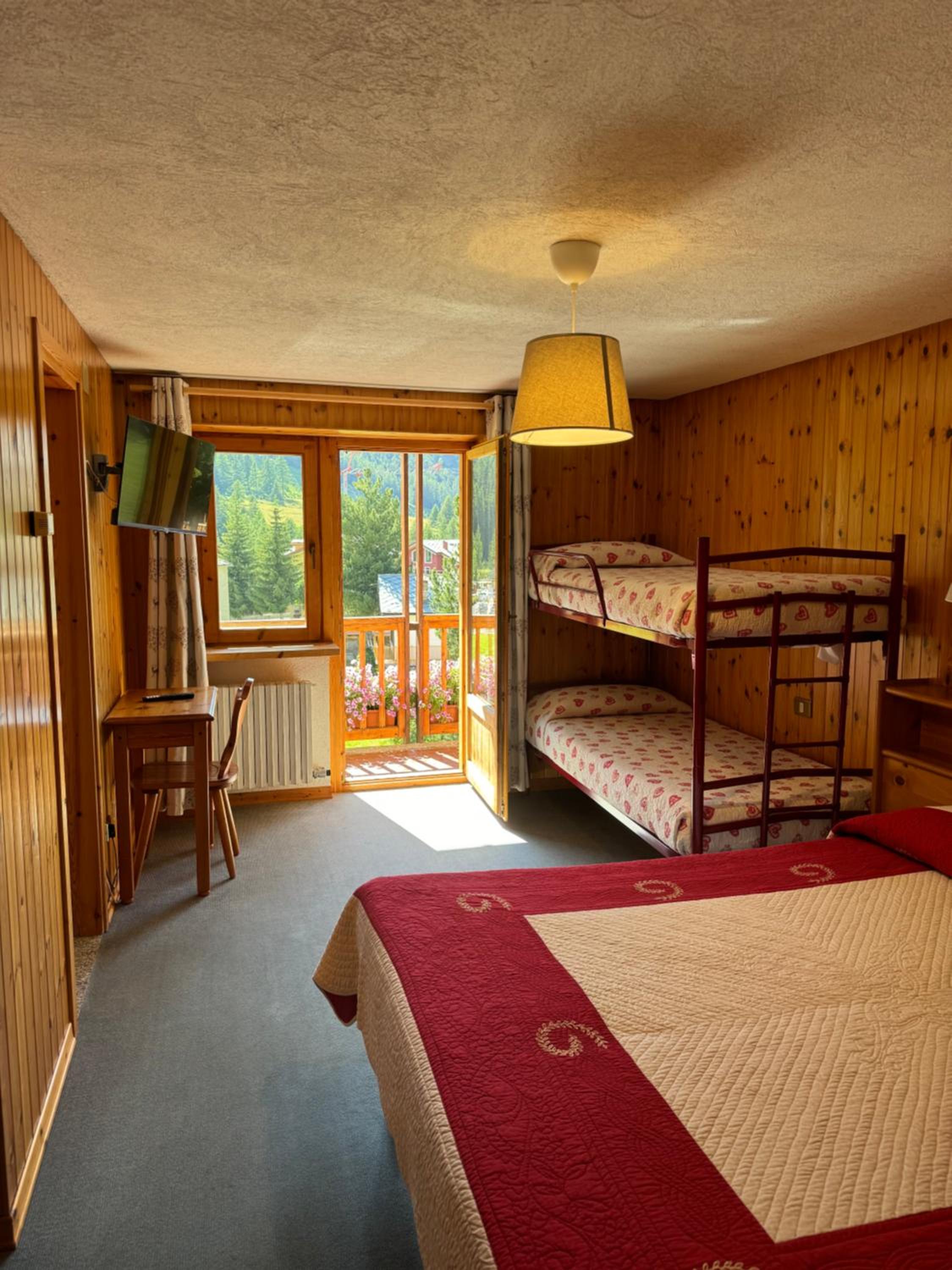 Classic Quadruple Room