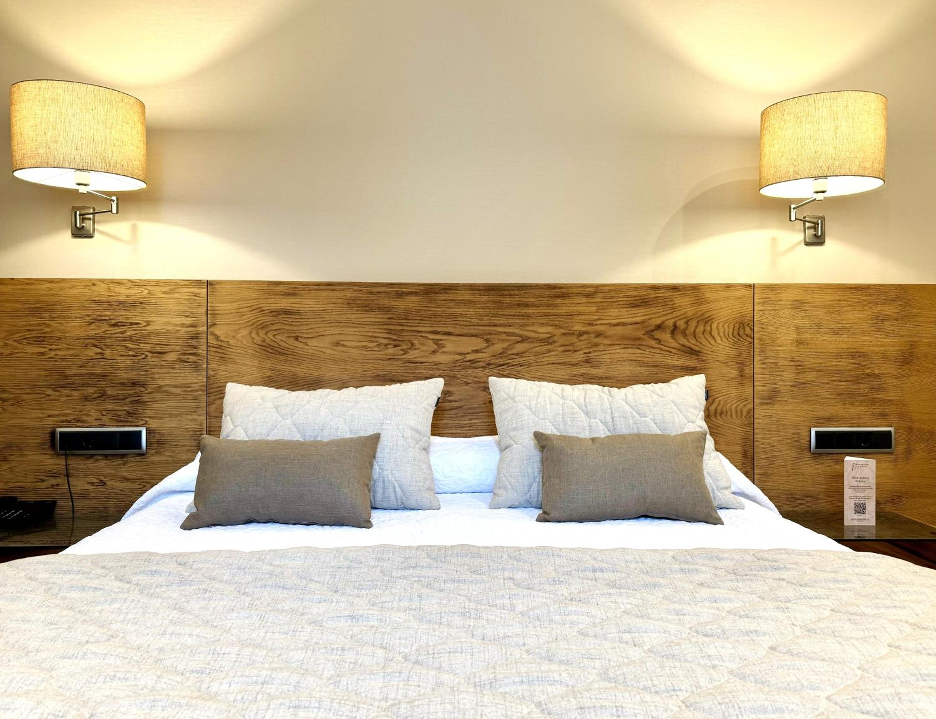 Double or Twin Room - Disabled Access - Photo 1