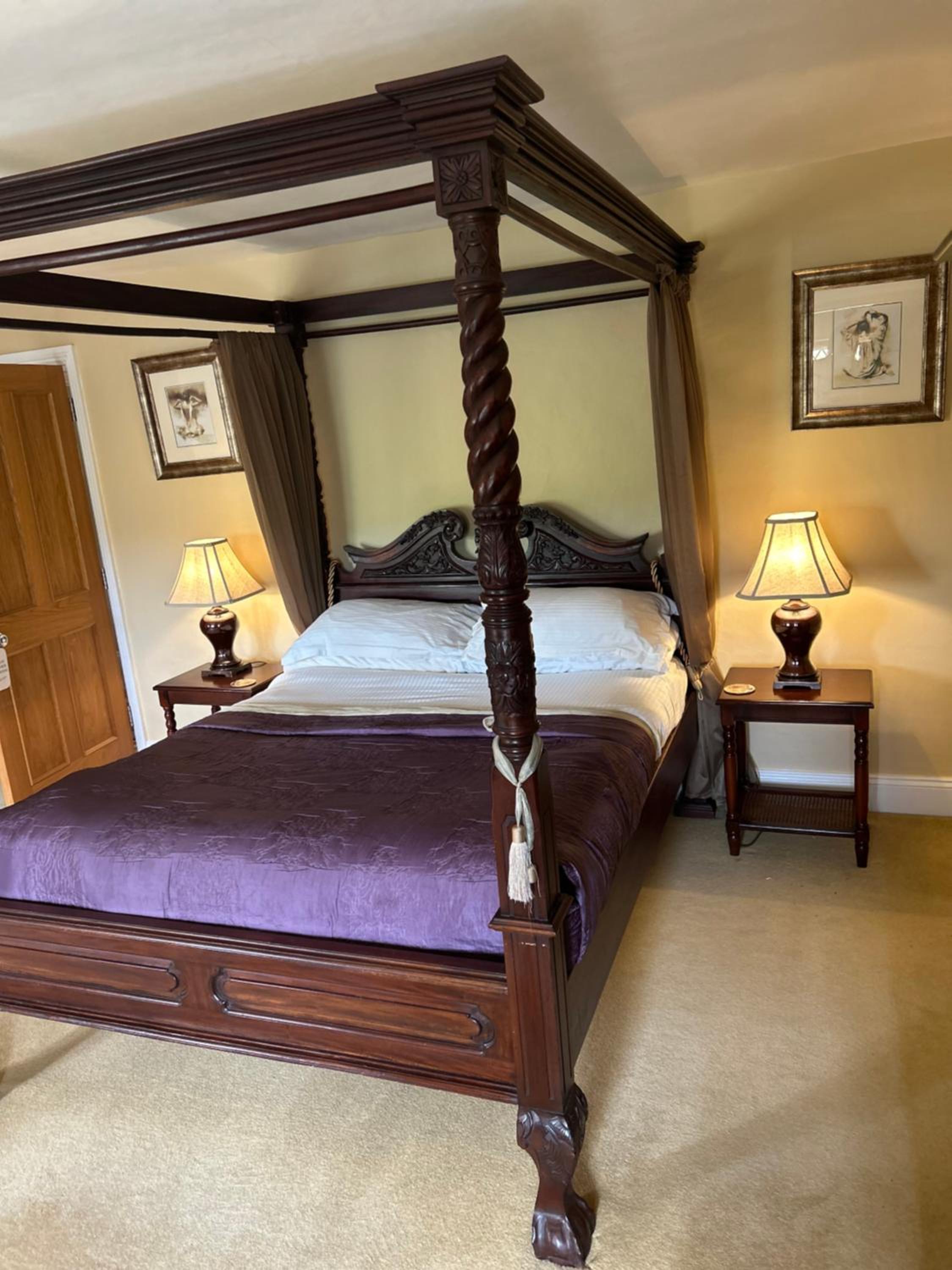 Deluxe King Room photo 1
