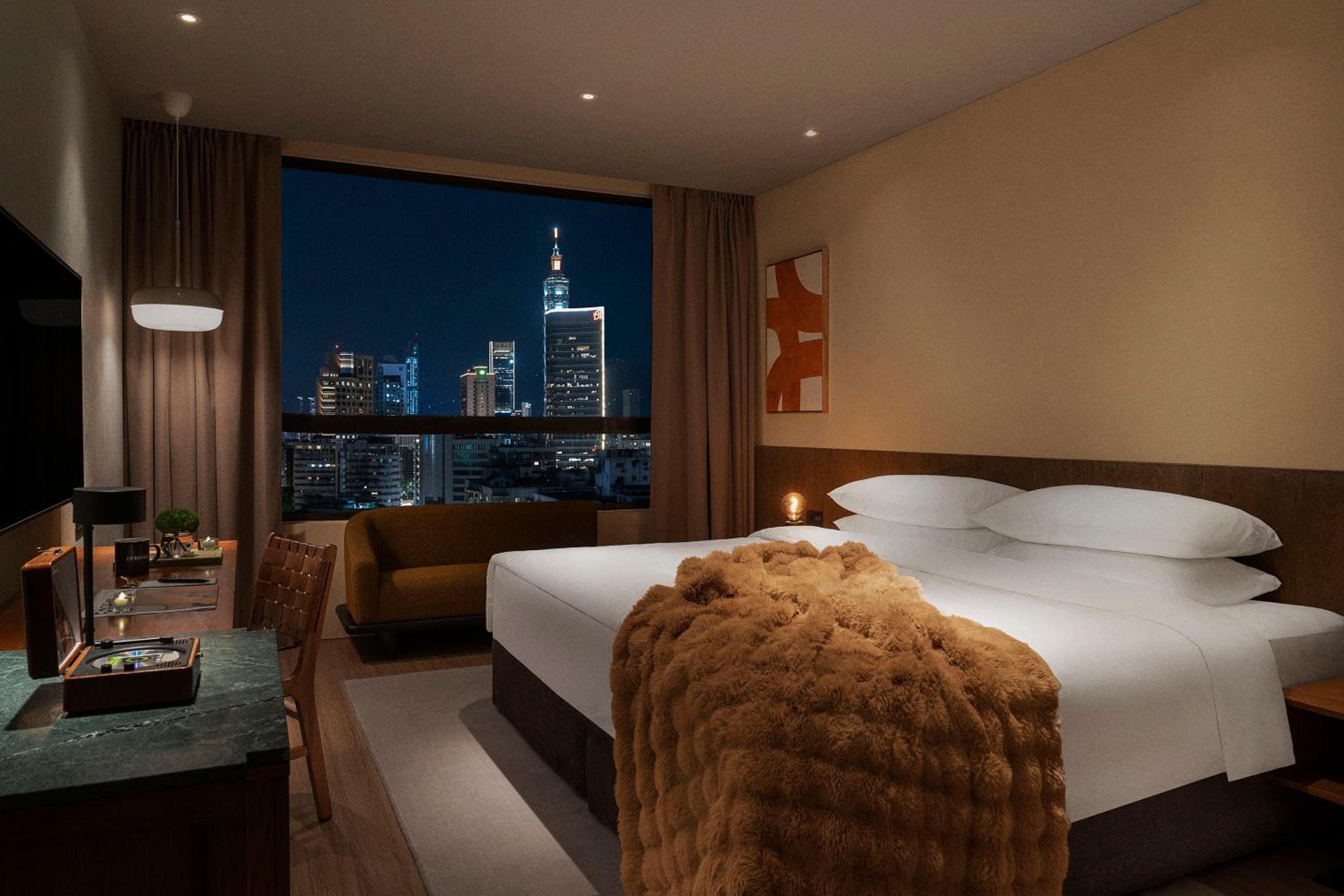 King Room with City View