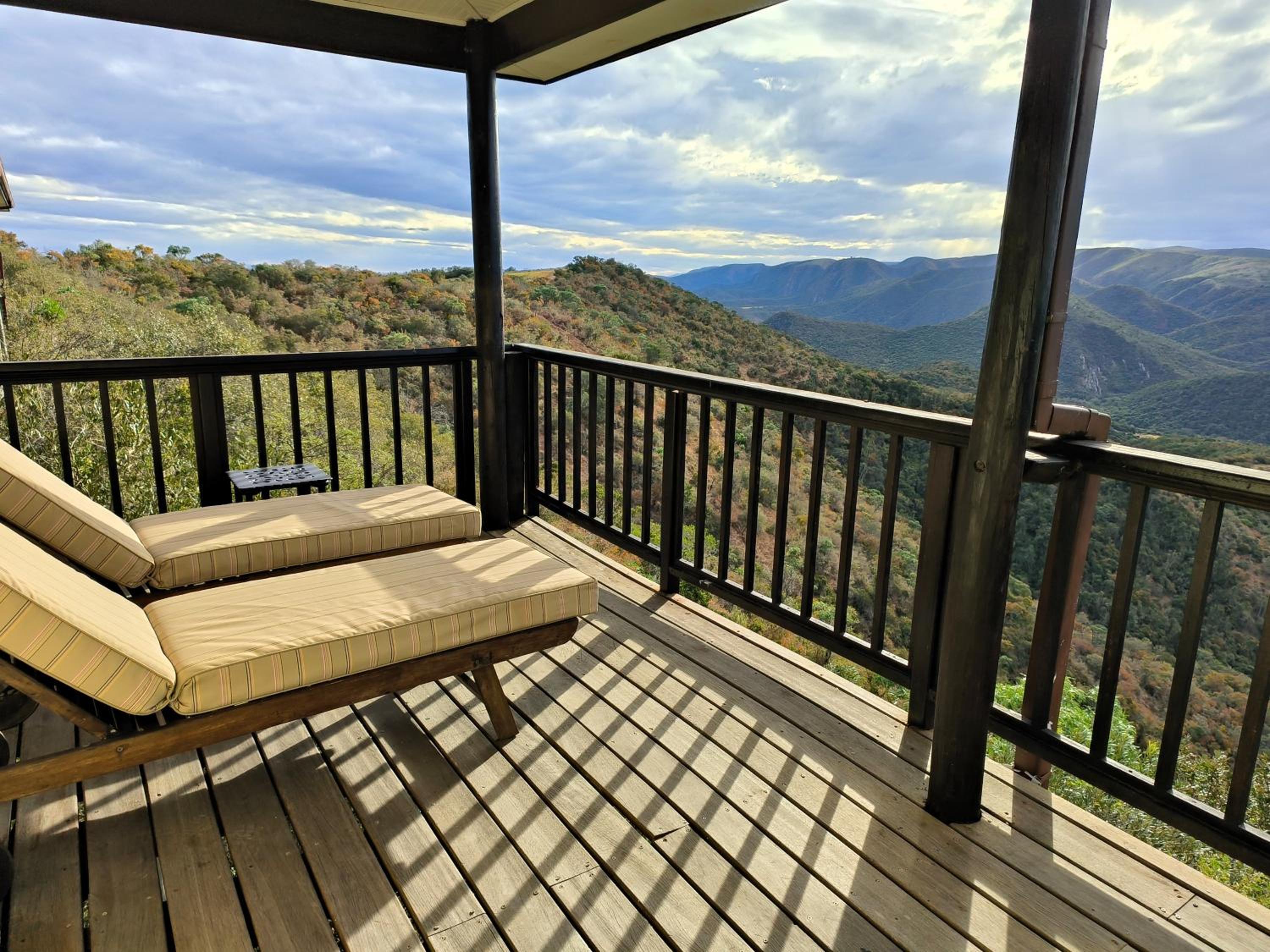 Luxury Suite - Photo 5