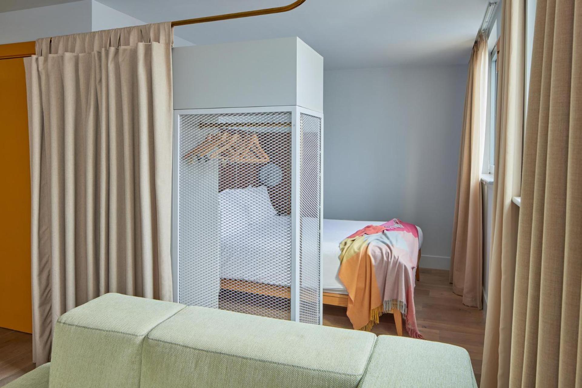 One Bedroom Open Plan Suite photo 3