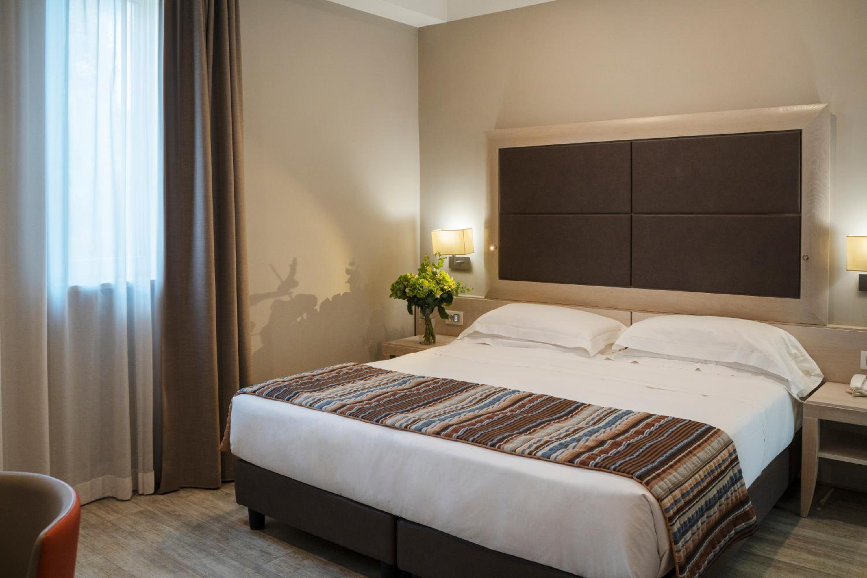 Deluxe Double or Twin Room photo 1