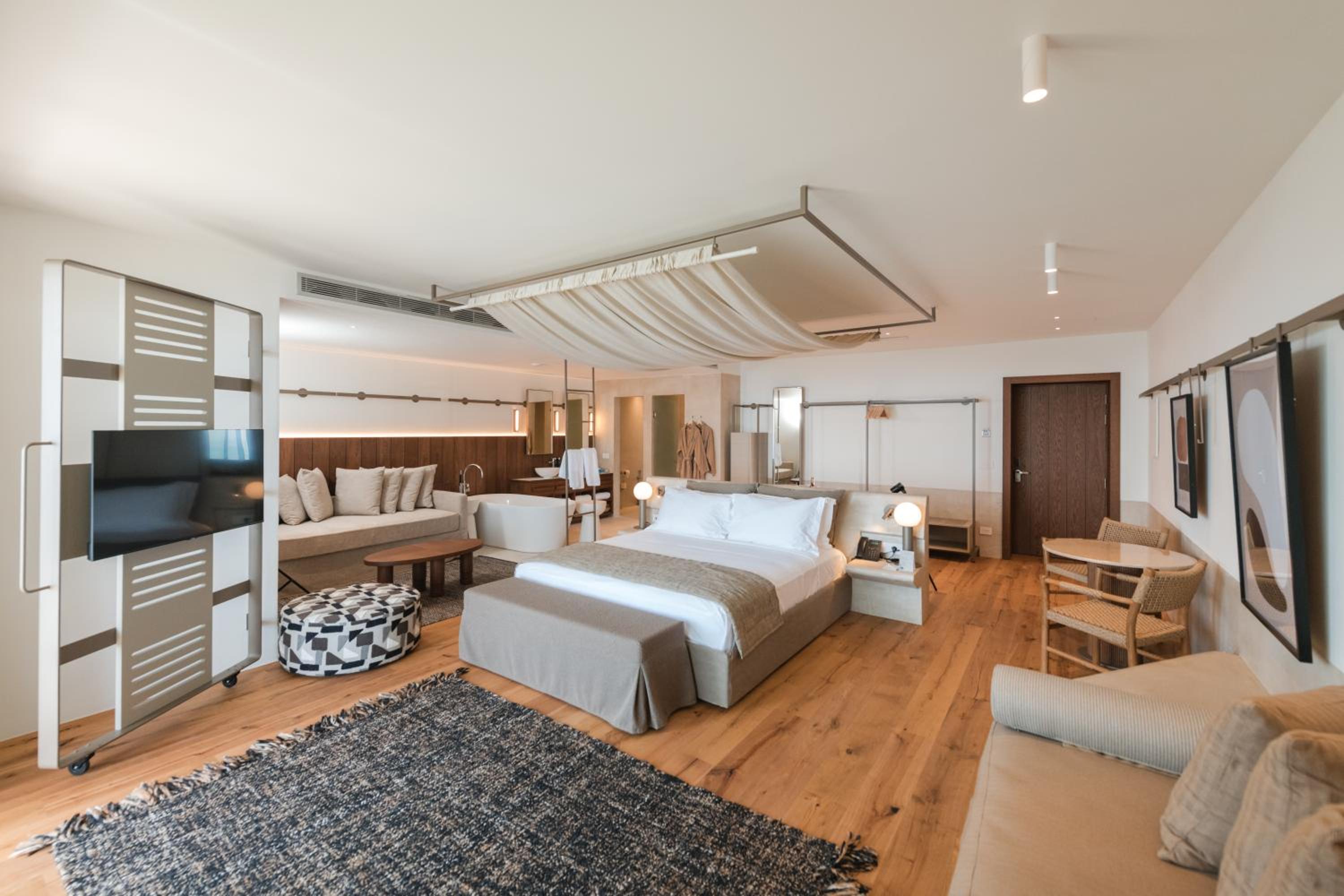Premier Jacuzzi Suite