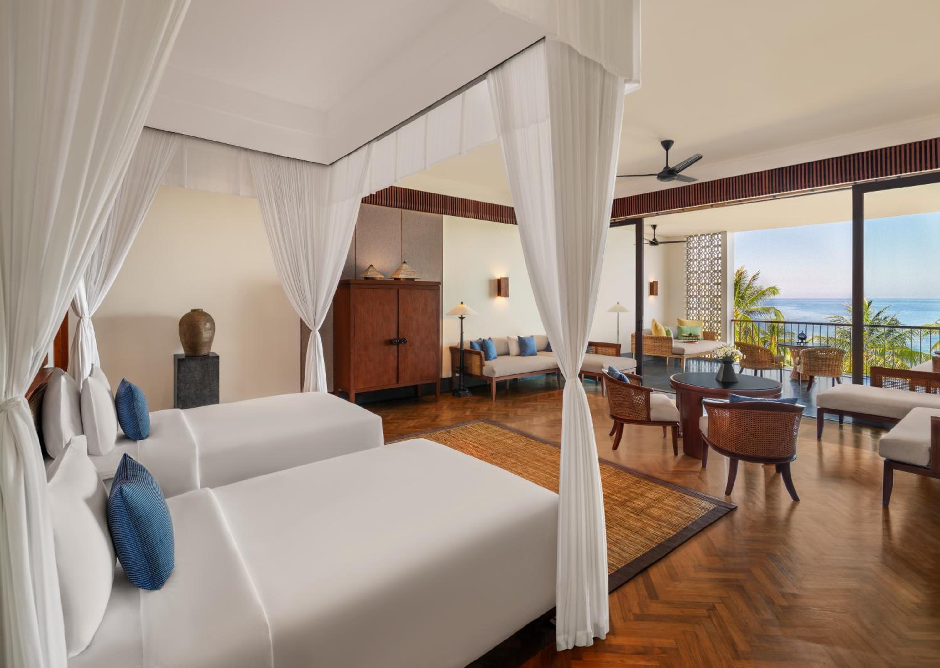 Deluxe Twin Suite with Balcony and Ocean View - High Floor - Photo 1