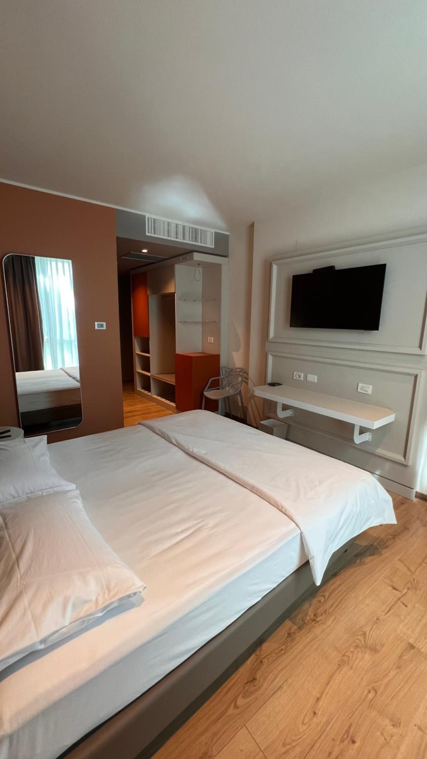 Double or Twin Room photo 1