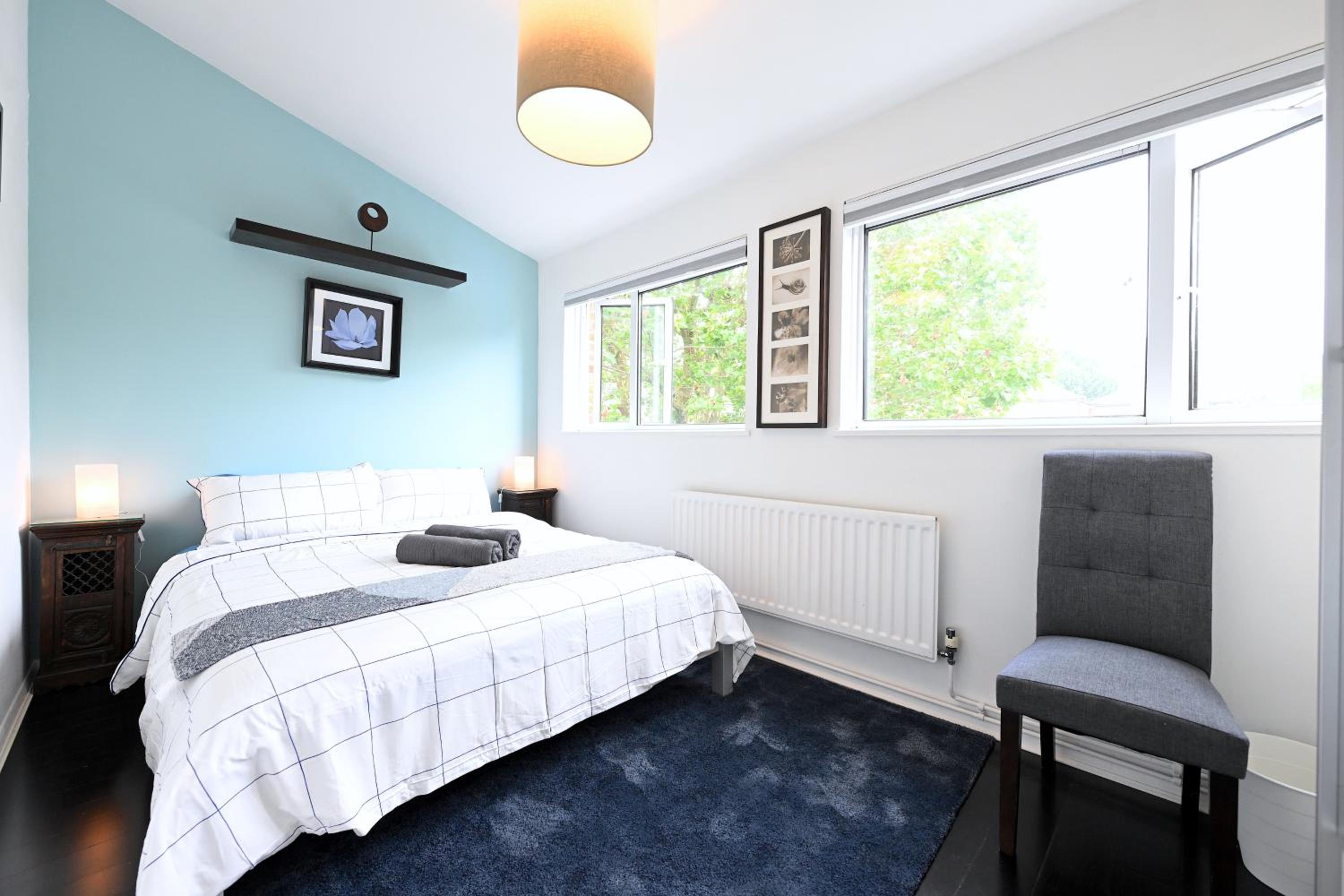 Four-Bedroom Apartment with Balcony photo 2