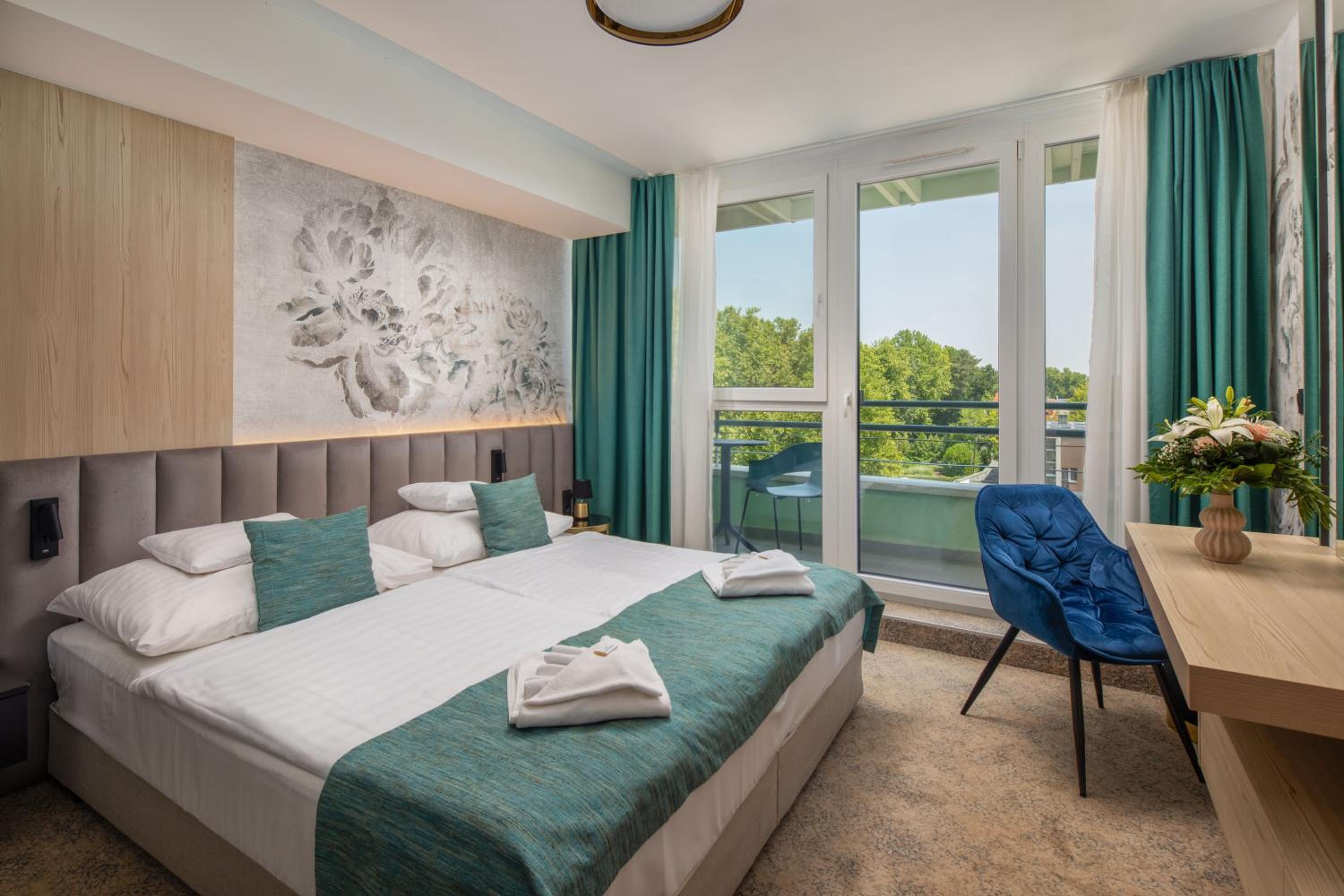 Standard Double or Twin Room with Balcony photo 2