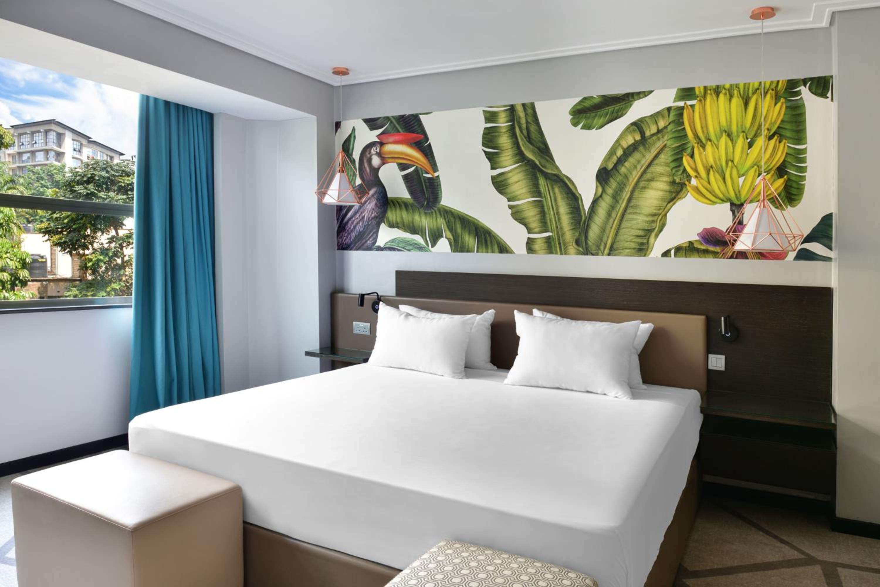 One-Bedroom Executive King Suite - Photo 2