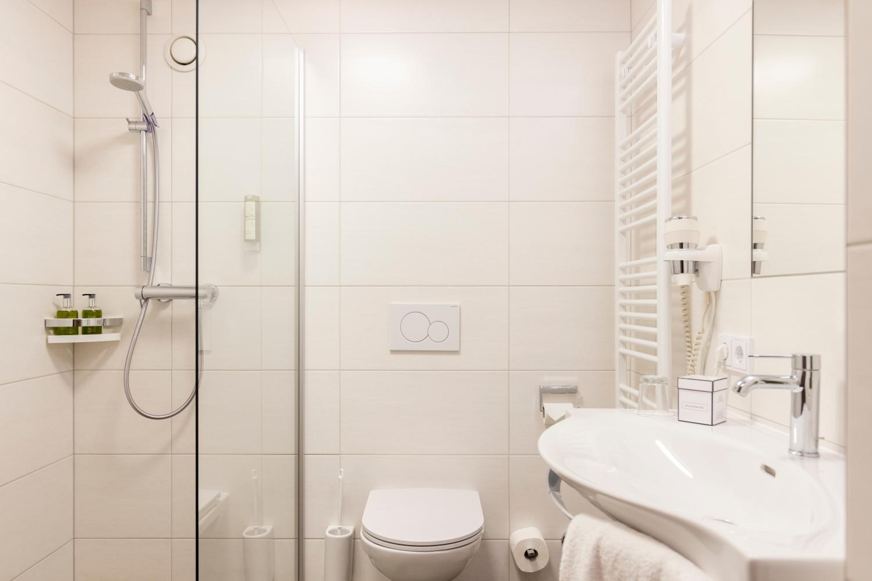 Small Single Room photo 2