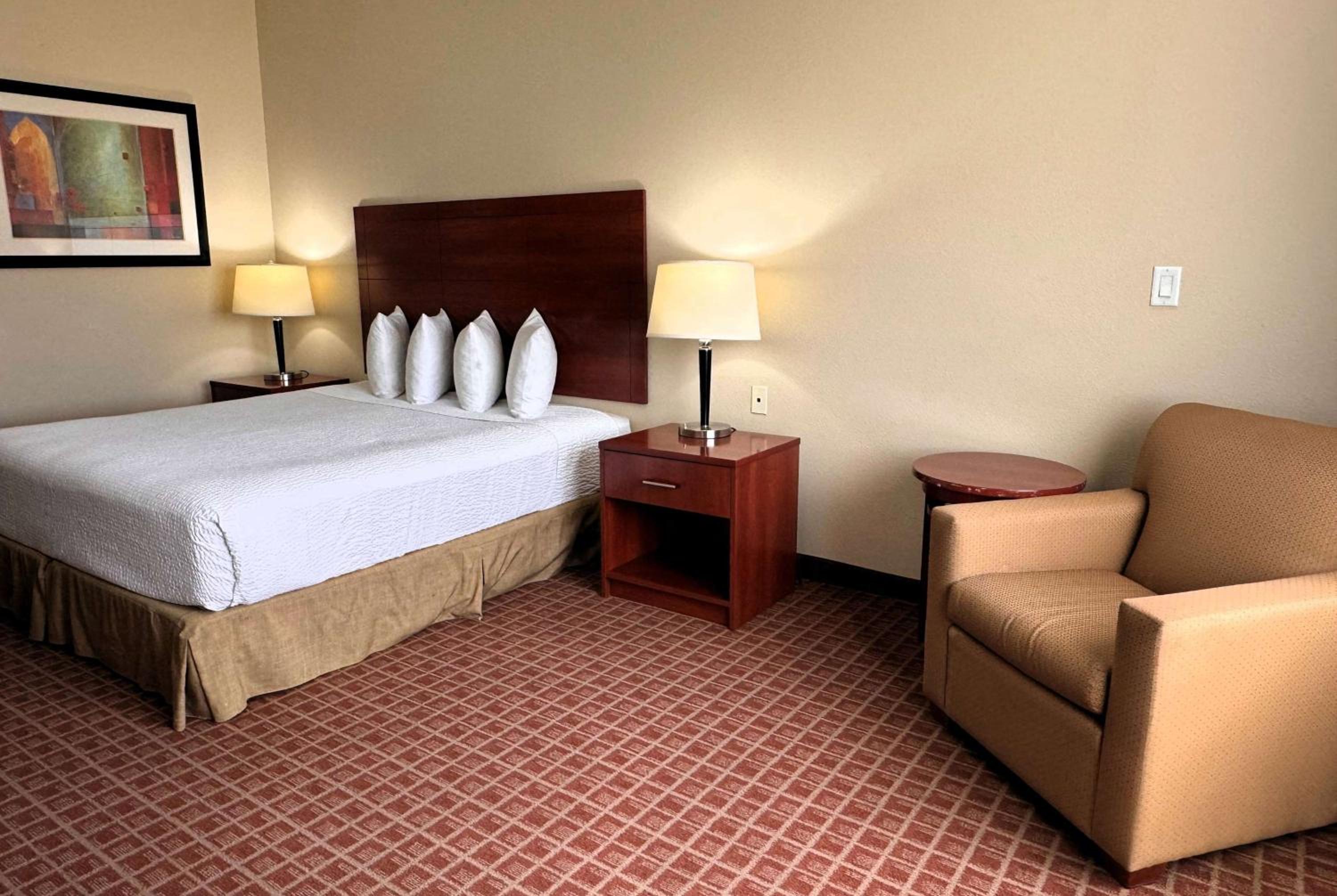 King Room - Non-Smoking - Photo 1
