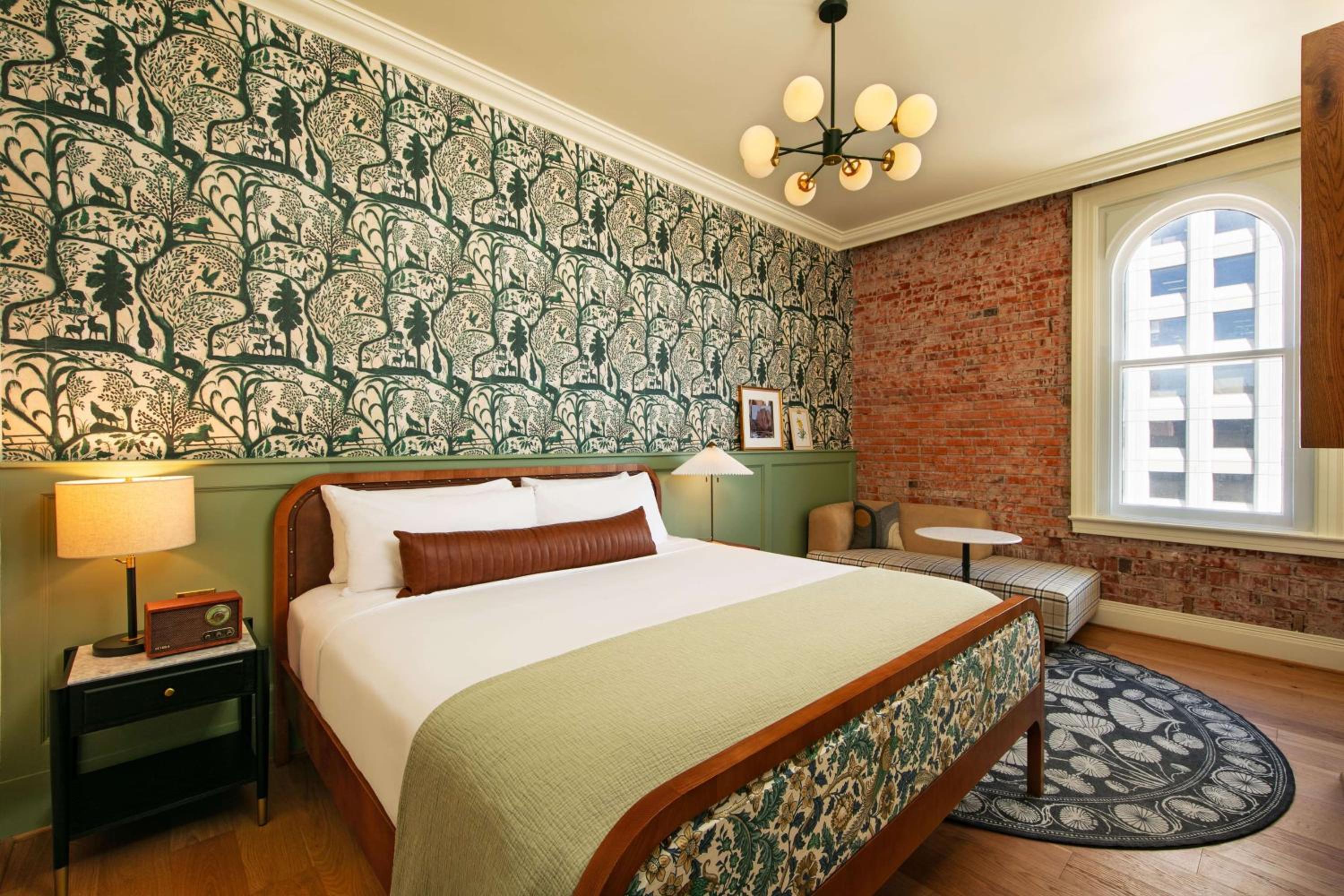 Club King Room - Mobility Accessible - Photo 1