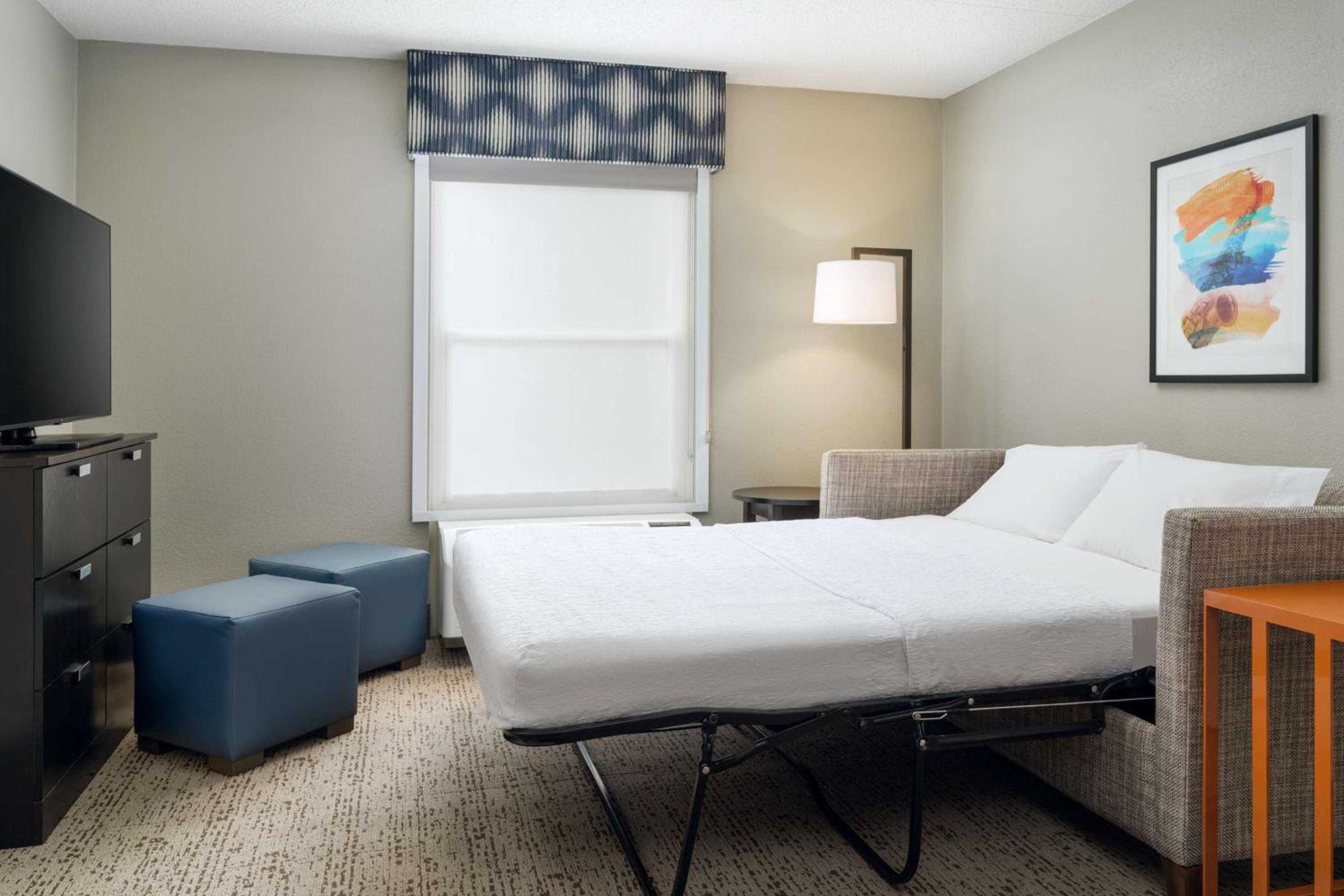 One-Bedroom King Suite with Kitchen - Non-Smoking  - Photo 11