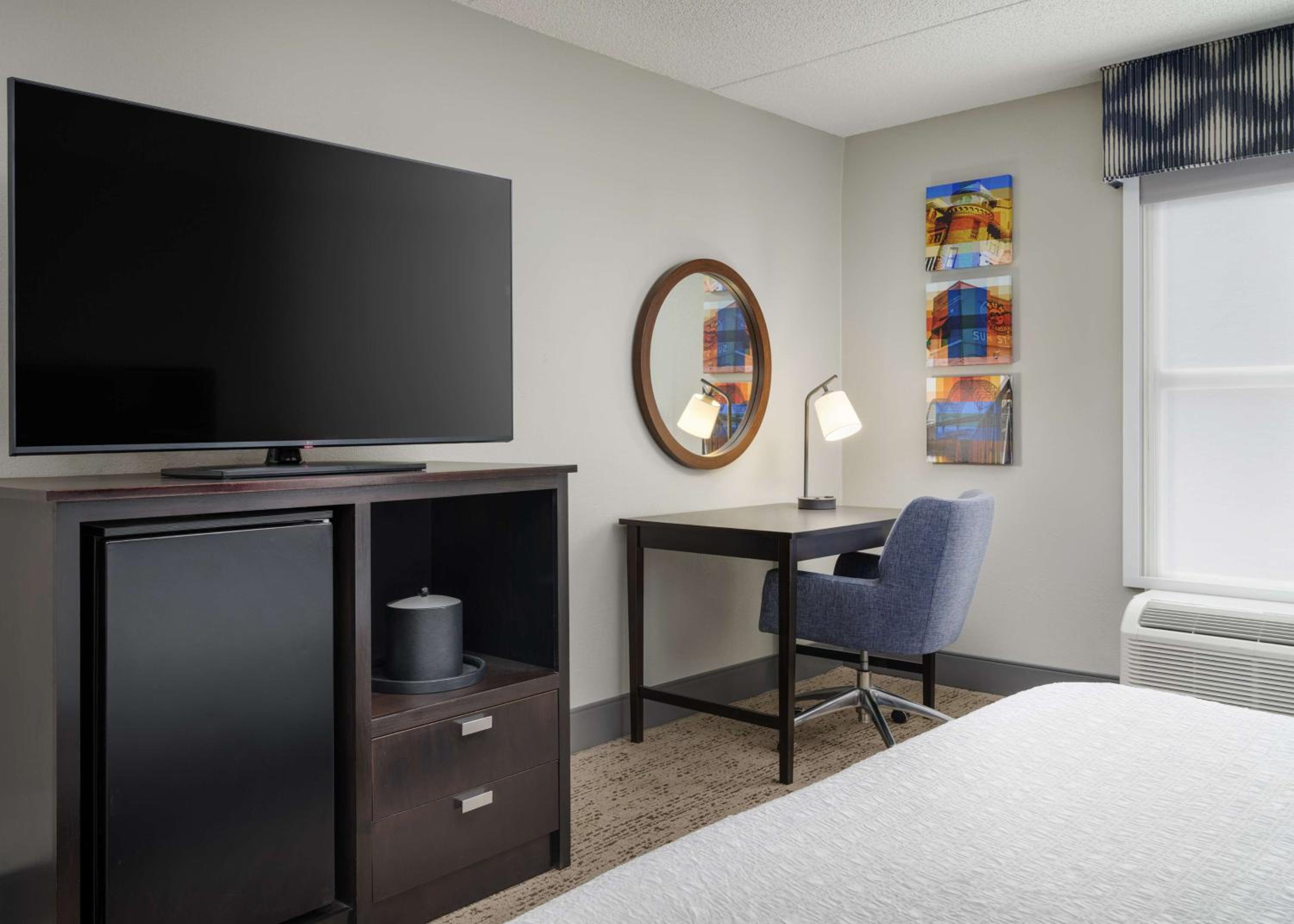 King Room - Mobility Access/Non-Smoking - Photo 2