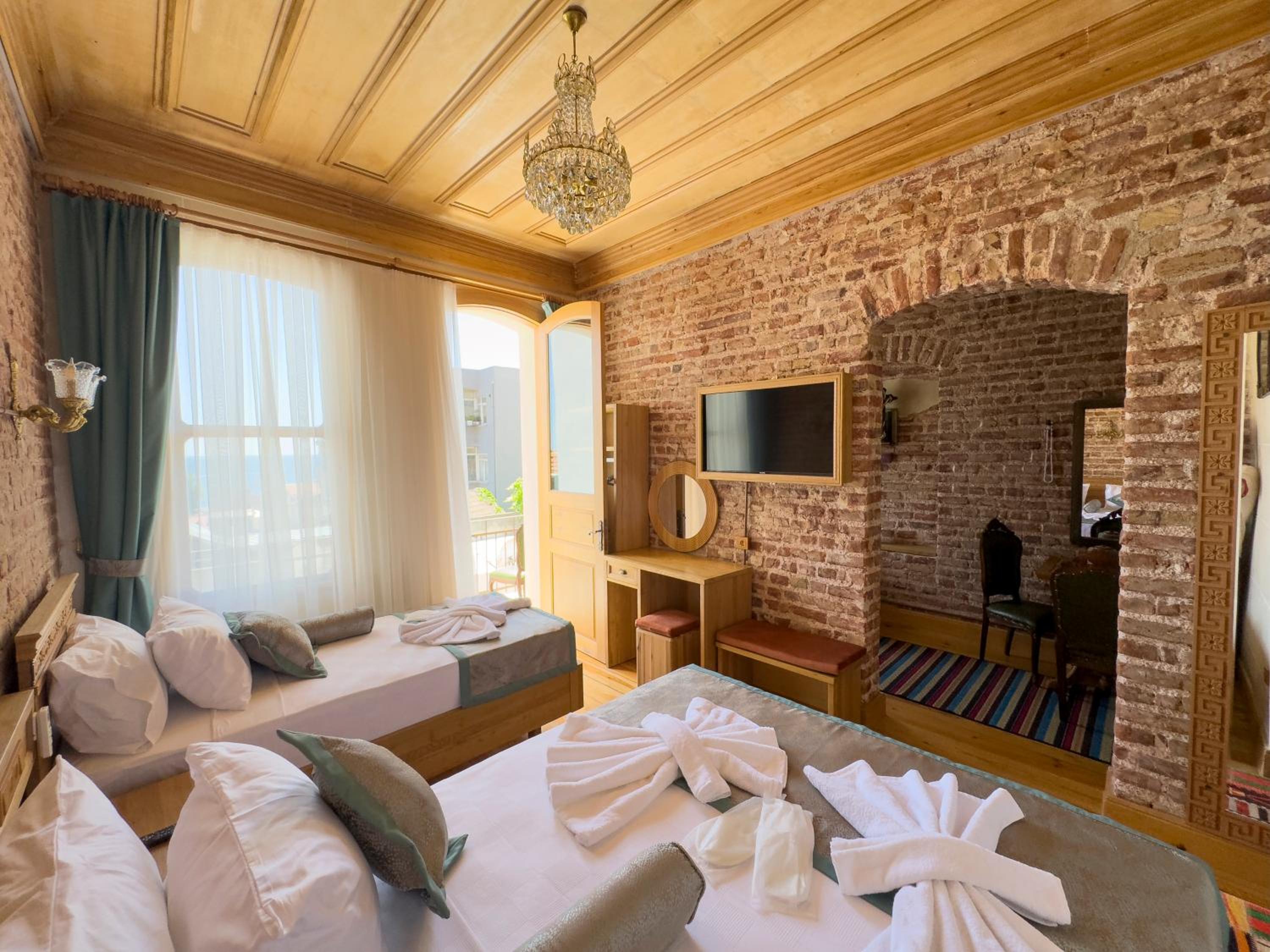 Deluxe Triple Room with Sea View photo 1