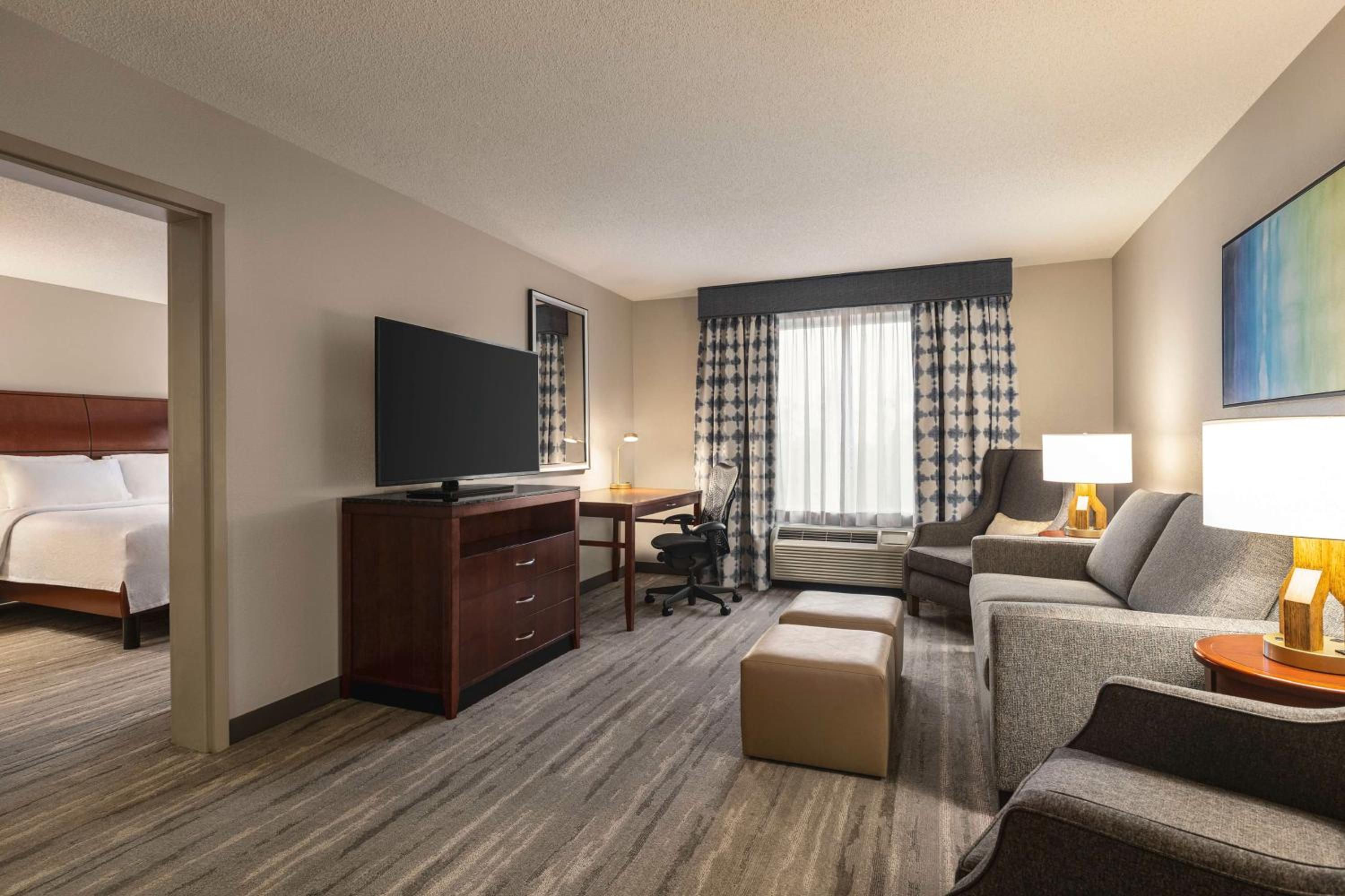 One-Bedroom King Suite - Photo 2