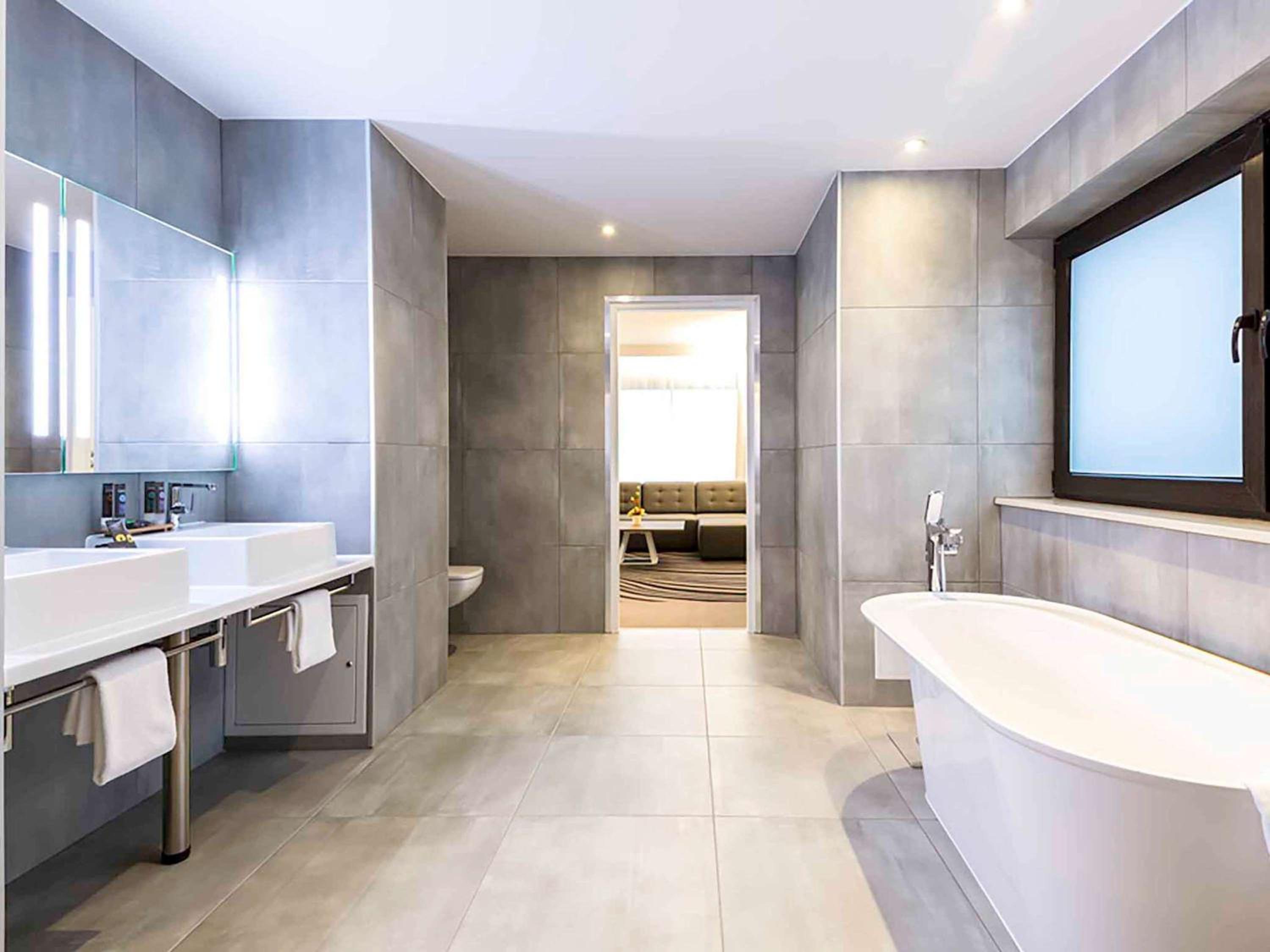 Executive Suite - Photo 5